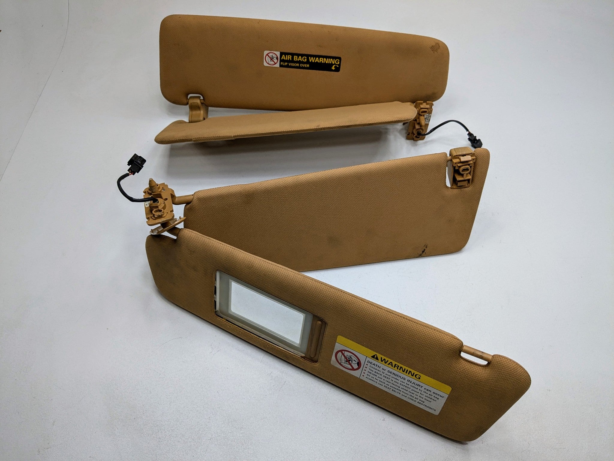 04 - 06 OEM PORSCHE CAYENNE V6 FRONT LEFT AND RIGHT INTERIOR ROOF SUN VISOR SET