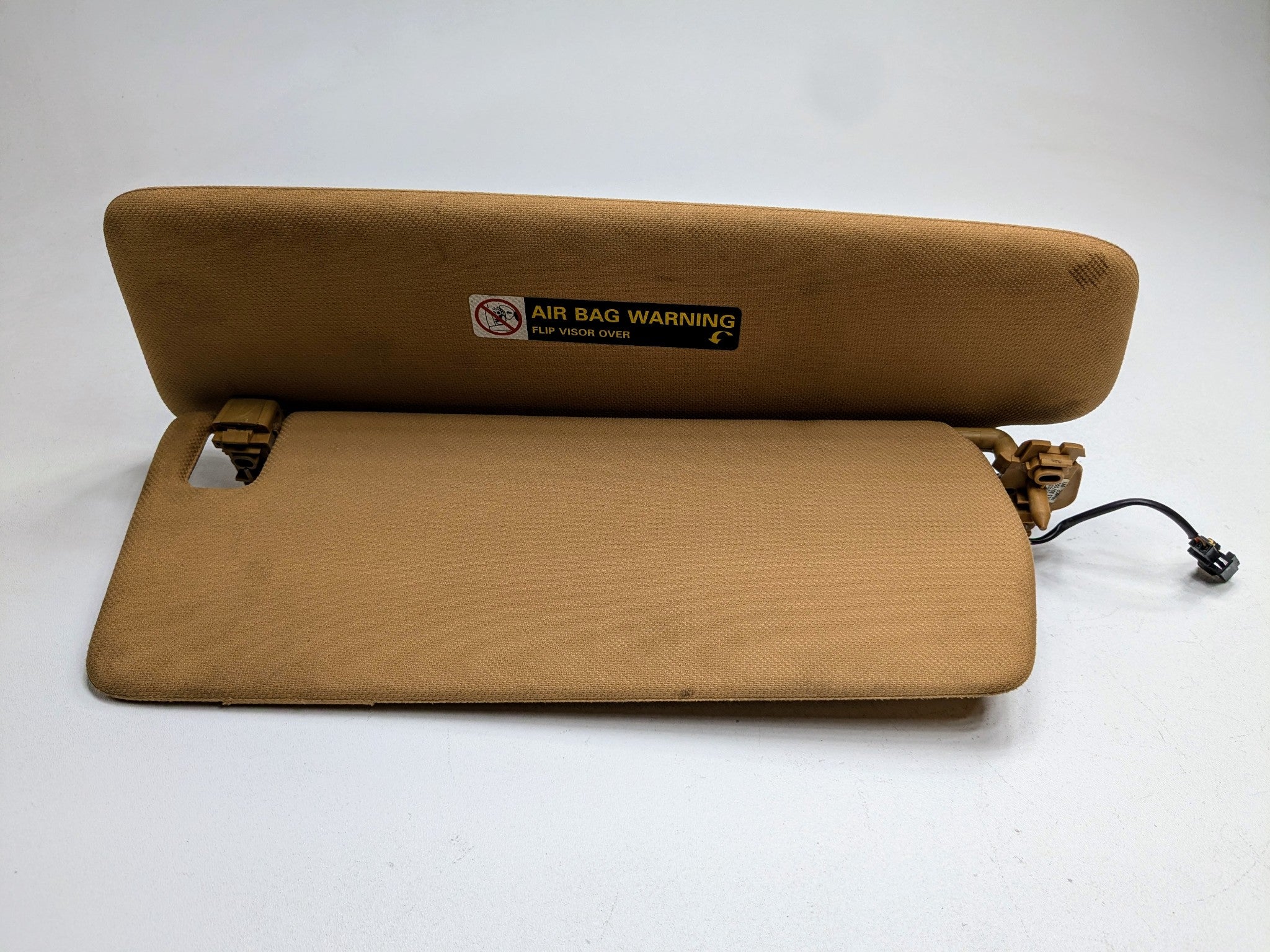 04 - 06 OEM PORSCHE CAYENNE V6 FRONT LEFT AND RIGHT INTERIOR ROOF SUN VISOR SET