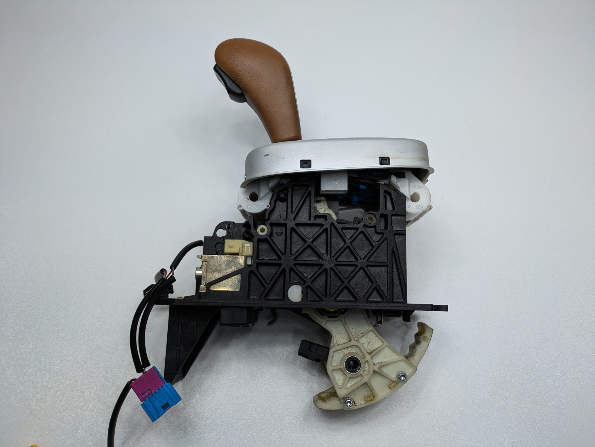 2004 - 2006 OEM PORSCHE CAYENNE V6 AUTOMATIC TRANSMISSION FLOOR GEAR SHIFTER