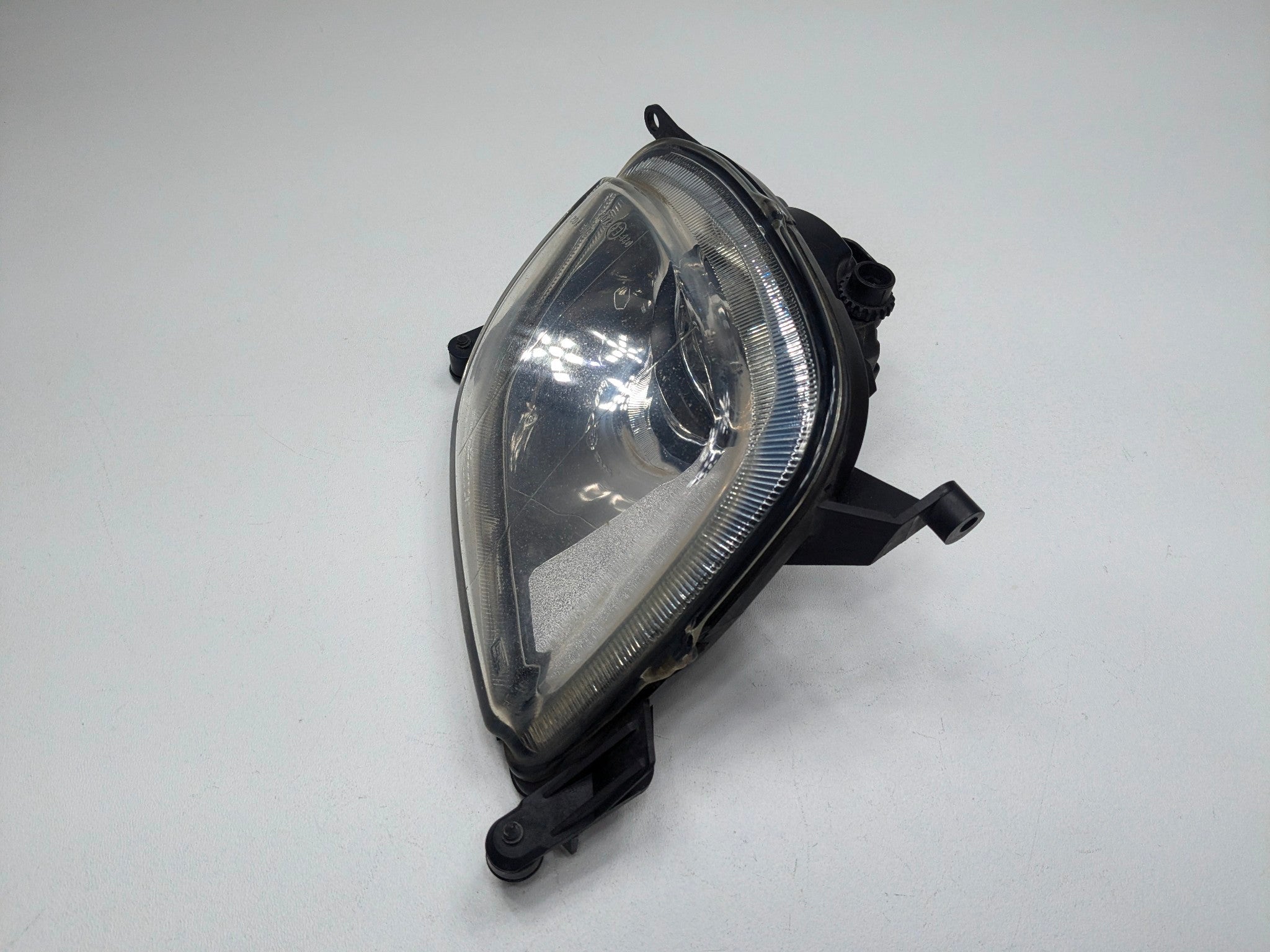 2004 - 2006 OEM PORSCHE CAYENNE V6 FRONT LEFT DRIVER SIDE FOG LIGHT ASSEMBLY