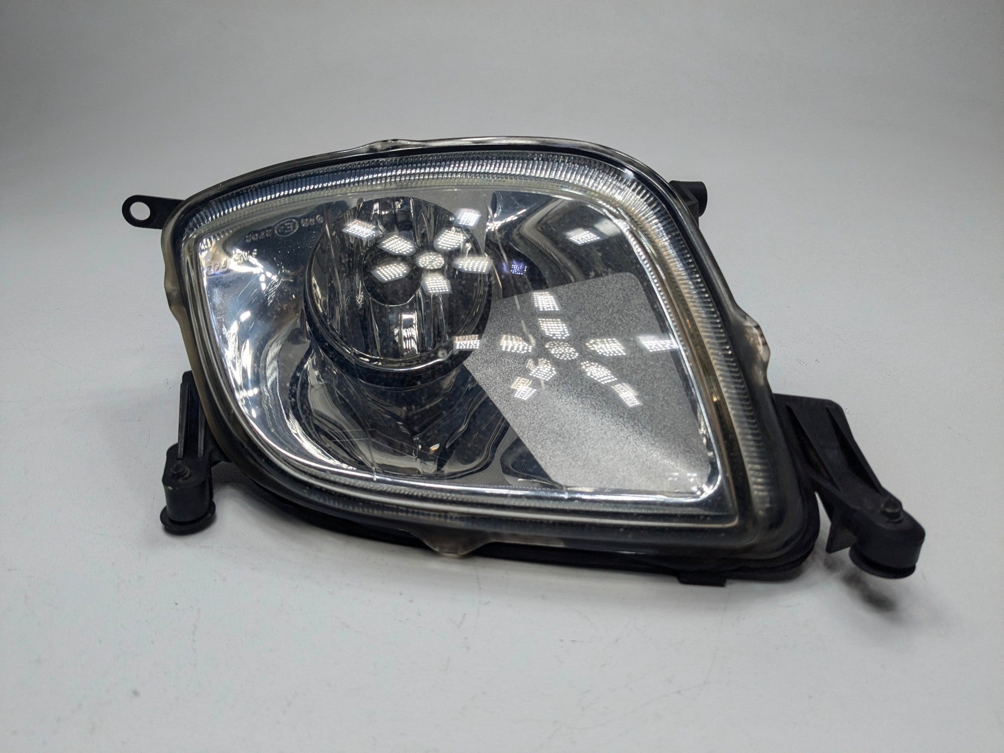2004 - 2006 OEM PORSCHE CAYENNE V6 FRONT LEFT DRIVER SIDE FOG LIGHT ASSEMBLY