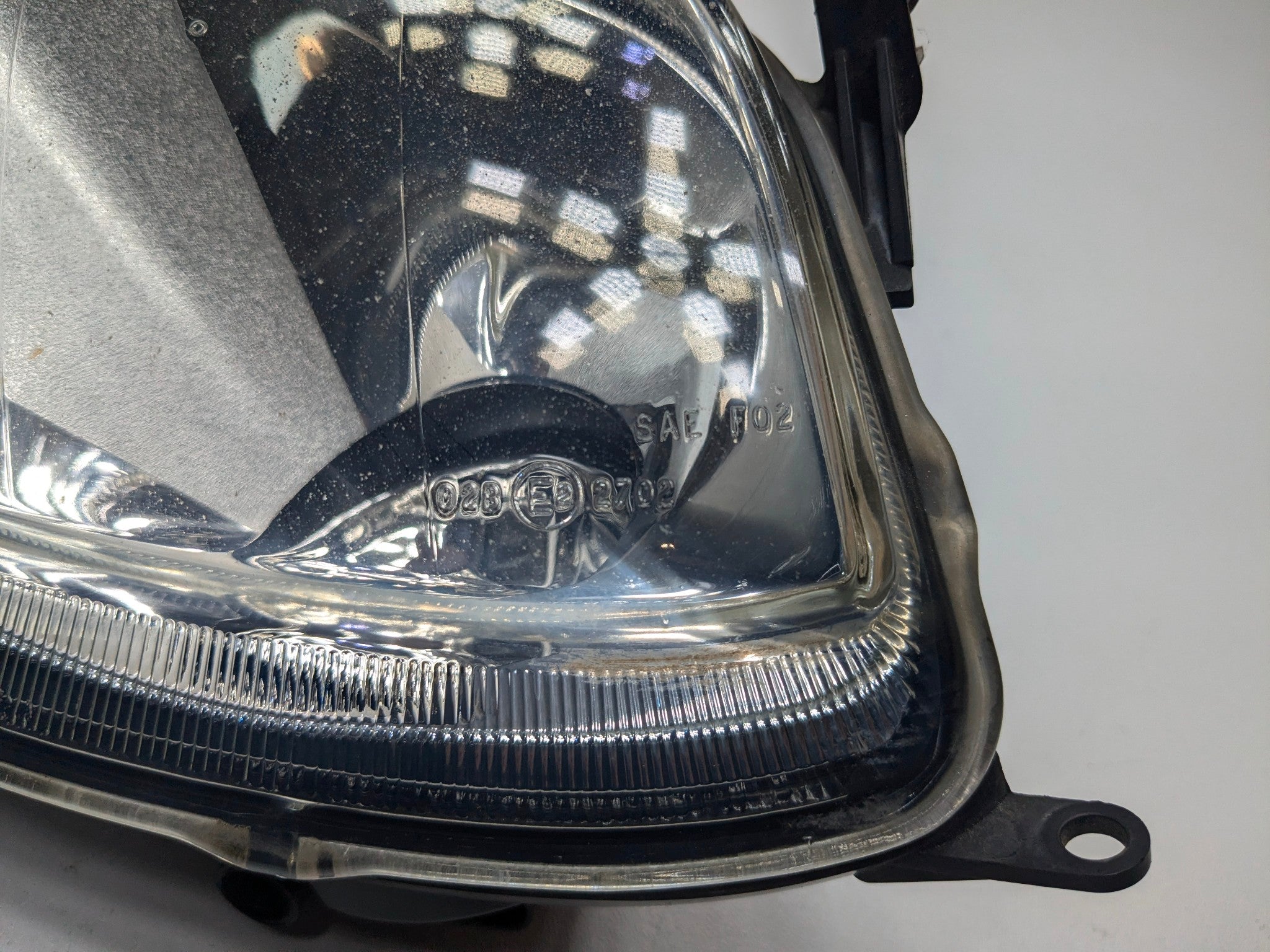 2004 - 2006 OEM PORSCHE CAYENNE V6 FRONT LEFT DRIVER SIDE FOG LIGHT ASSEMBLY
