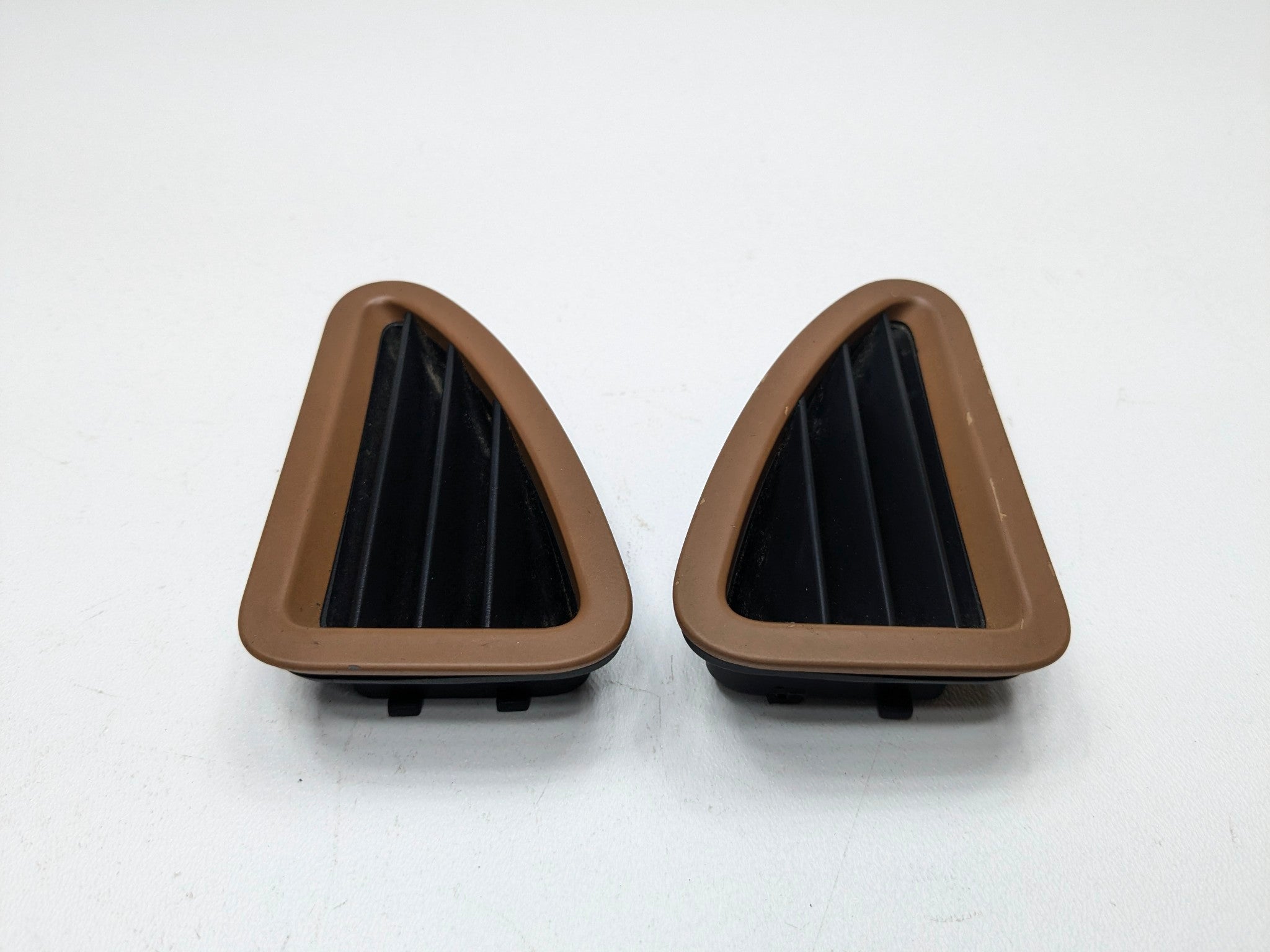 04 - 06 OEM PORSCHE CAYENNE V6 LEFT AND RIGHT AC HEATER AIR VENT GRILLE PANEL