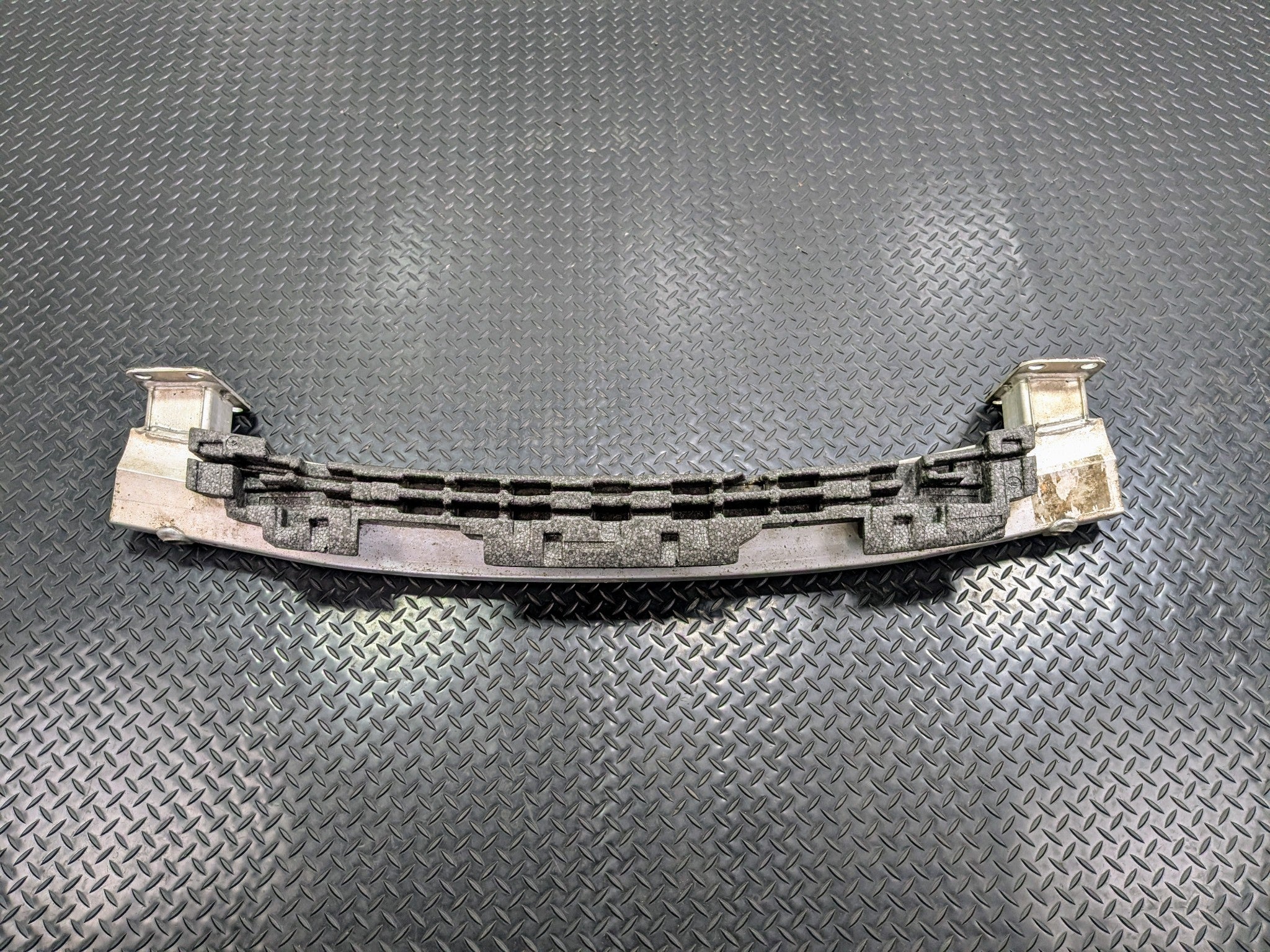 04 - 06 OEM PORSCHE CAYENNE V6 REAR BUMPER REINFORCEMENT IMPACT BAR WITH FOAM