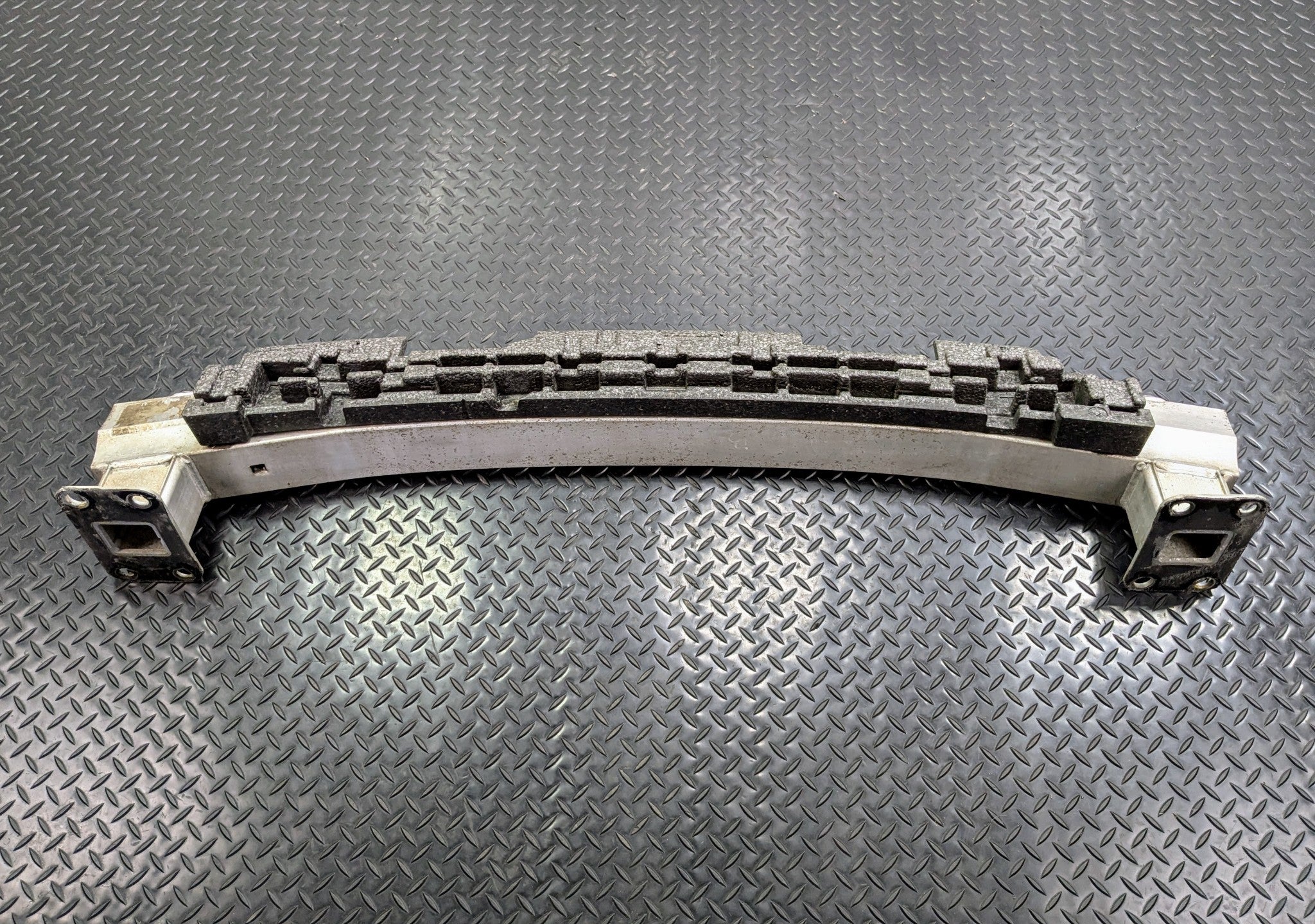 04 - 06 OEM PORSCHE CAYENNE V6 REAR BUMPER REINFORCEMENT IMPACT BAR WITH FOAM