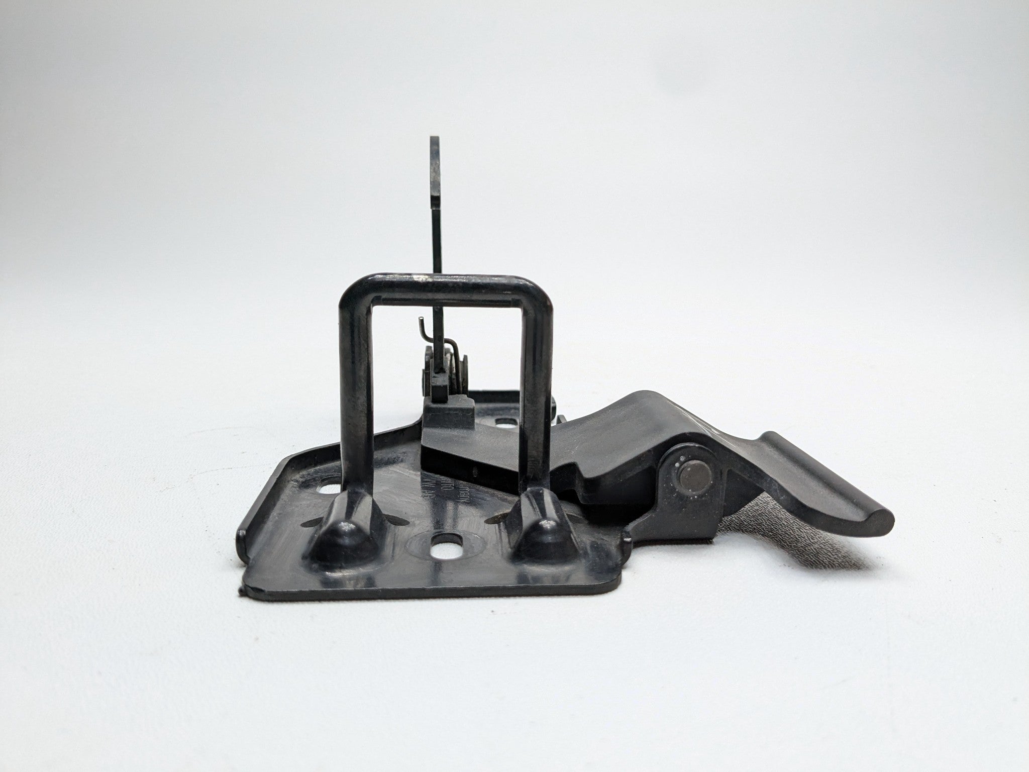 04 - 06 OEM PORSCHE CAYENNE V6 FRONT HOOD BONNET LATCH SAFETY CATCH HOOK PLATE