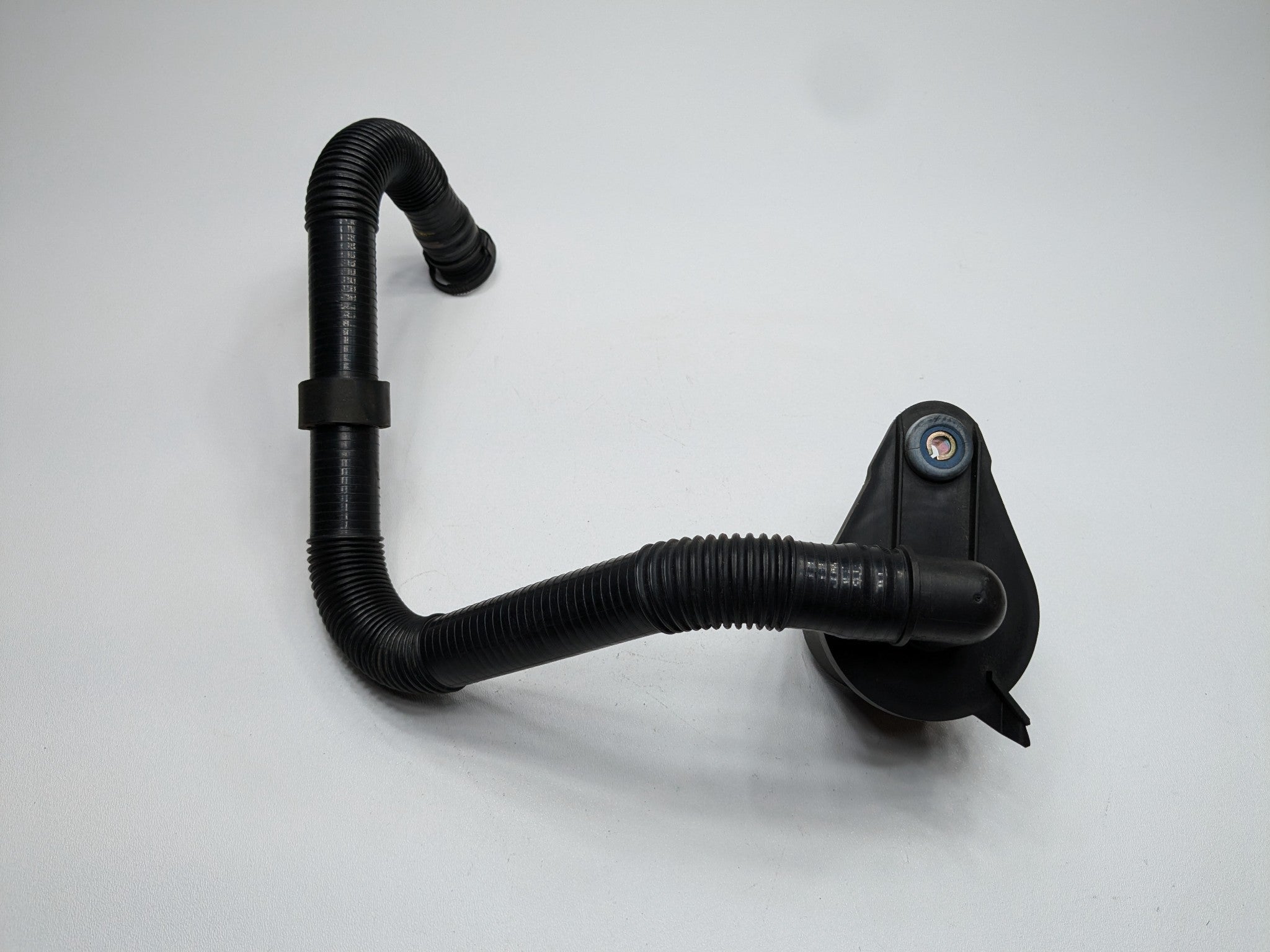 2004 - 2006 OEM PORSCHE CAYENNE V6 PETROL VENTILATION BREATHER HOSE PIPE