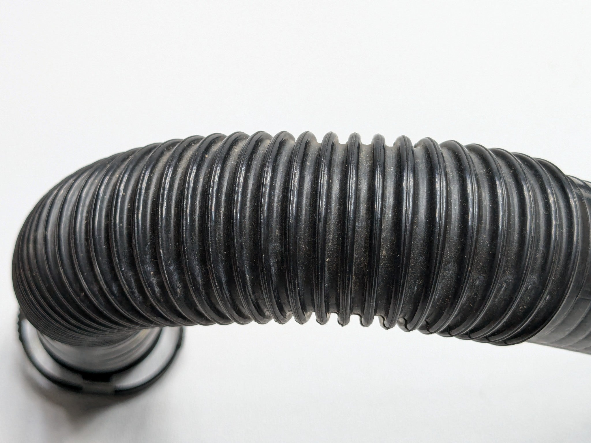 2004 - 2006 OEM PORSCHE CAYENNE V6 PETROL VENTILATION BREATHER HOSE PIPE