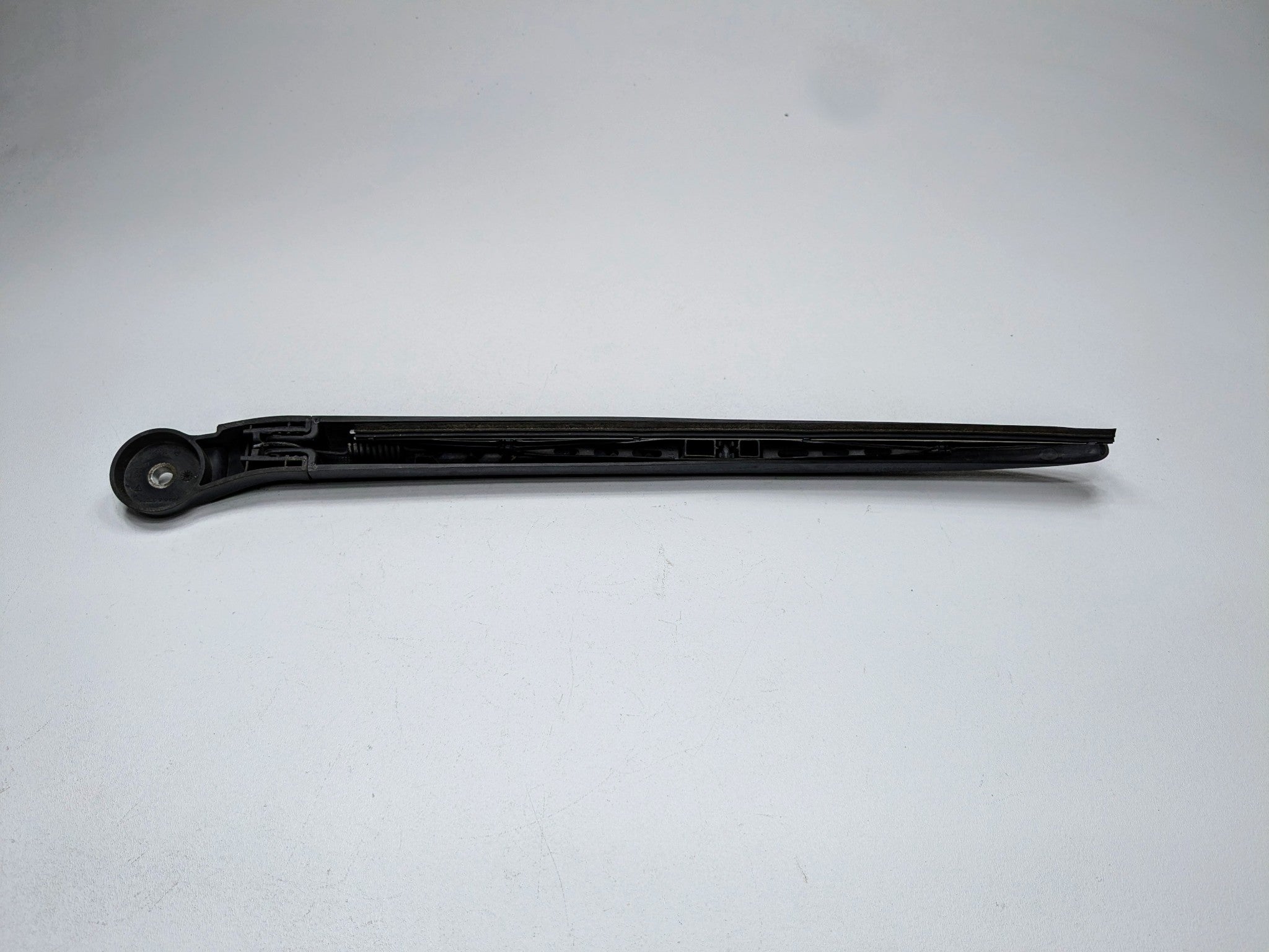 2004 - 2006 OEM PORSCHE CAYENNE V6 REAR WINDSHIELD WASHER WIPER ARM