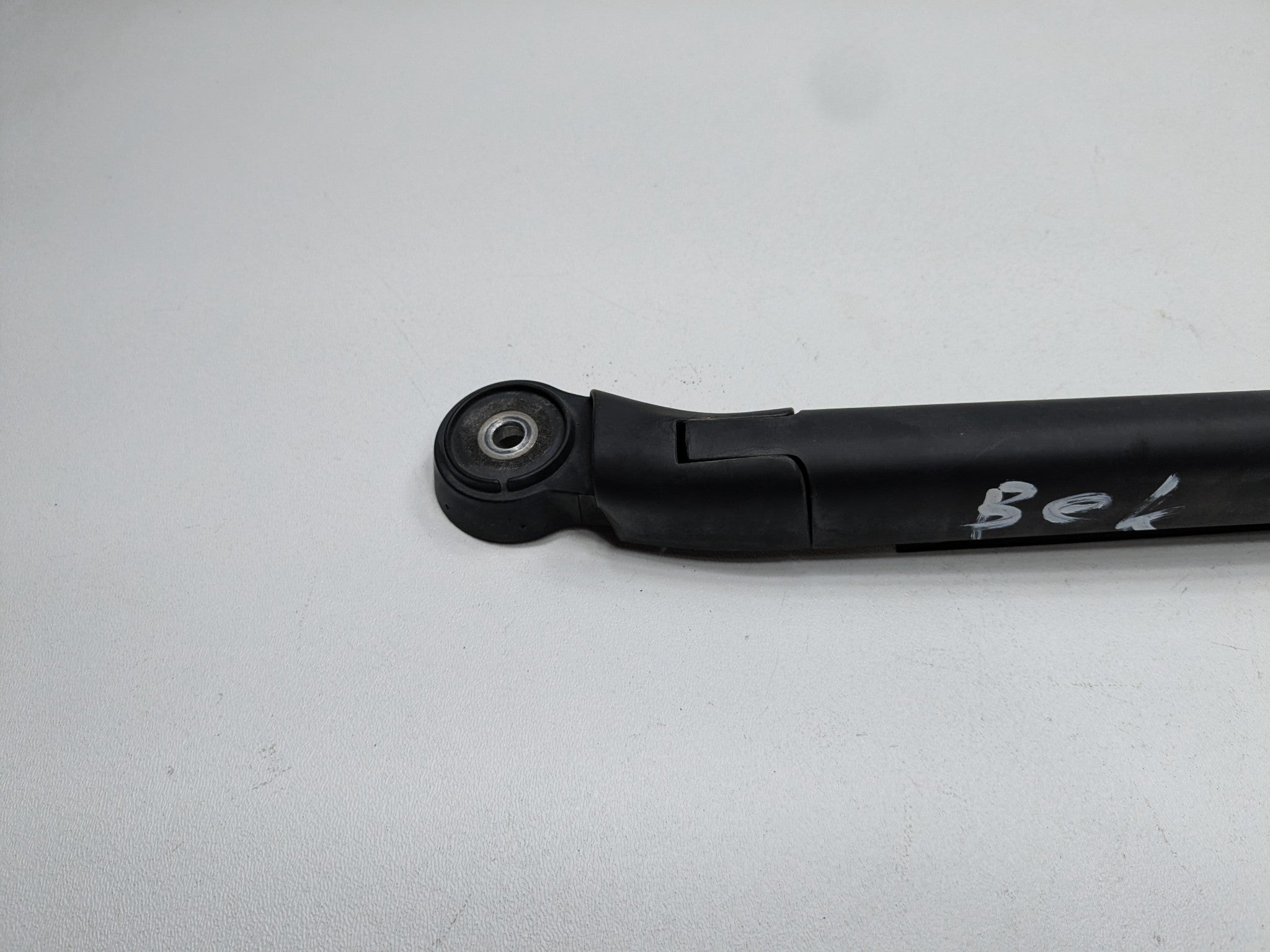 2004 - 2006 OEM PORSCHE CAYENNE V6 REAR WINDSHIELD WASHER WIPER ARM