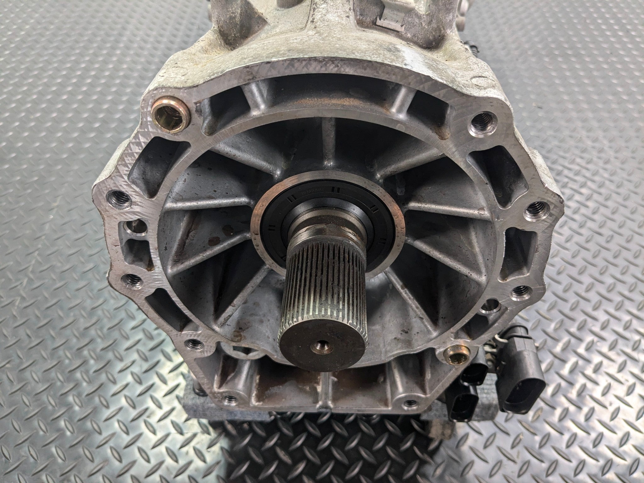 2004 - 2006 OEM PORSCHE CAYENNE V6 3.2L AUTOMATIC TRANSMISSION ASSEMBLY