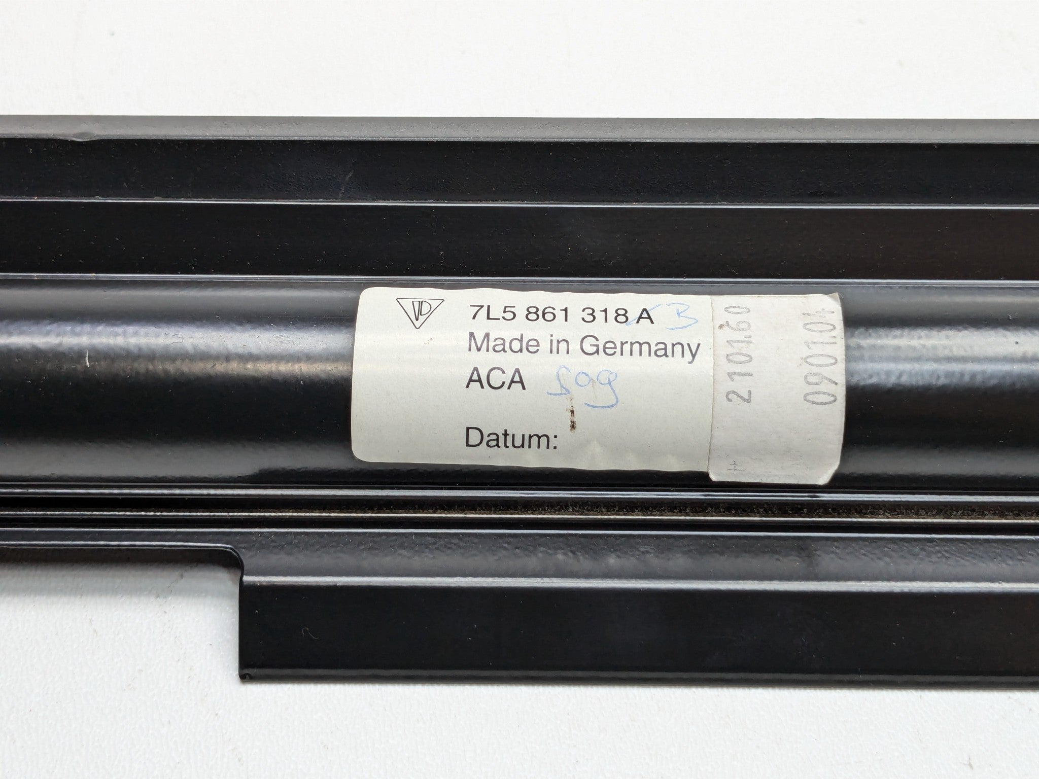 04 - 06 OEM PORSCHE CAYENNE V6 REAR LEFT DOOR PASSENGER SIDE WINDOW SUN SHADE