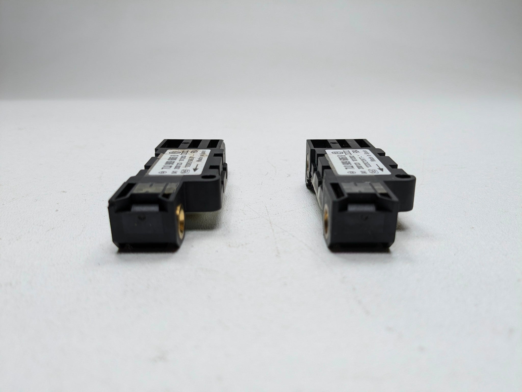 04 - 06 OEM PORSCHE CAYENNE V6 LATERAL CRASH IMPACT SENSOR CONTROL MODULE UNIT