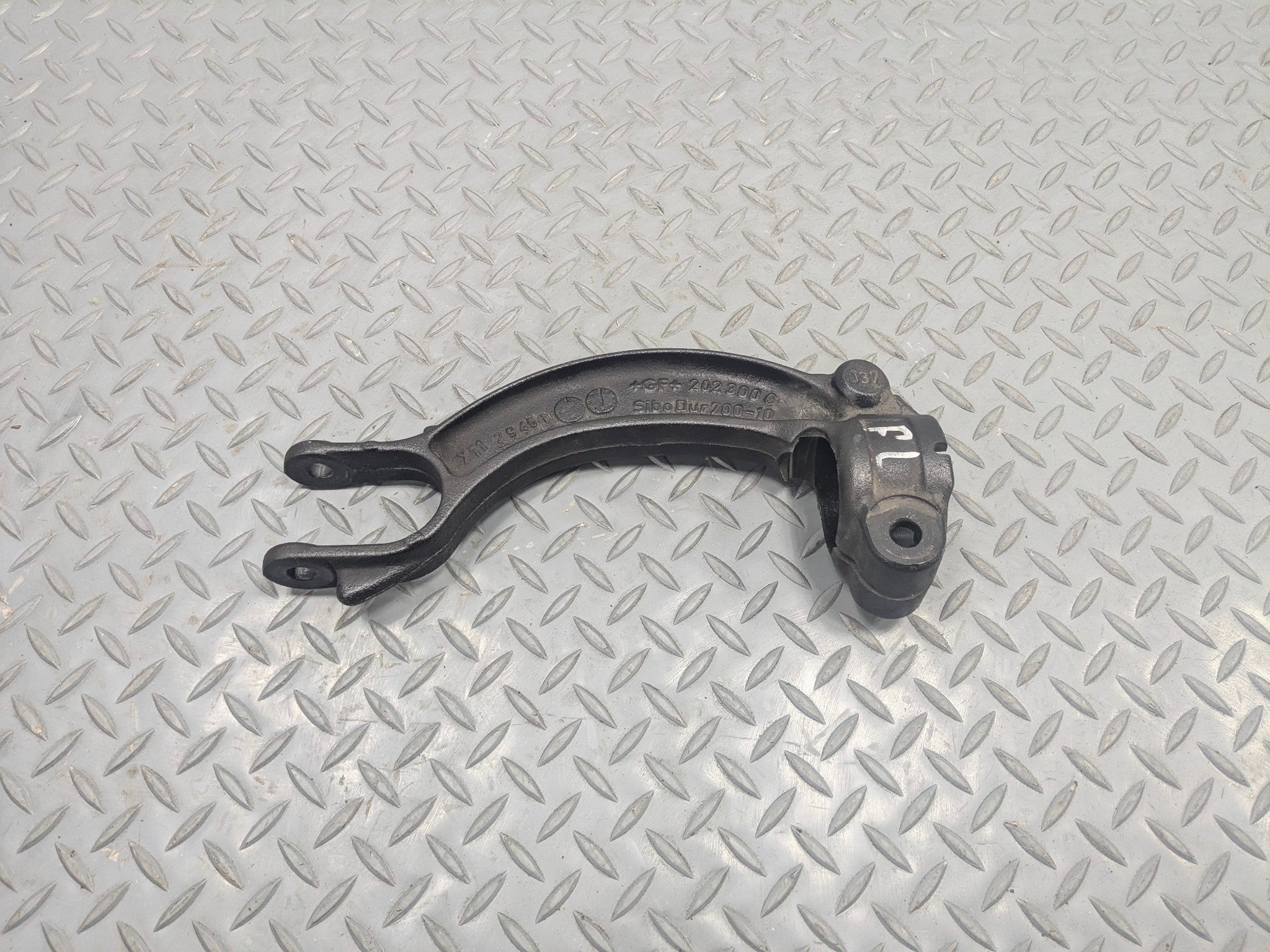 2008 - 2011 OEM AUDI A4 FRONT LEFT DRIVER SIDE SHOCK ABSORBER MOUNT