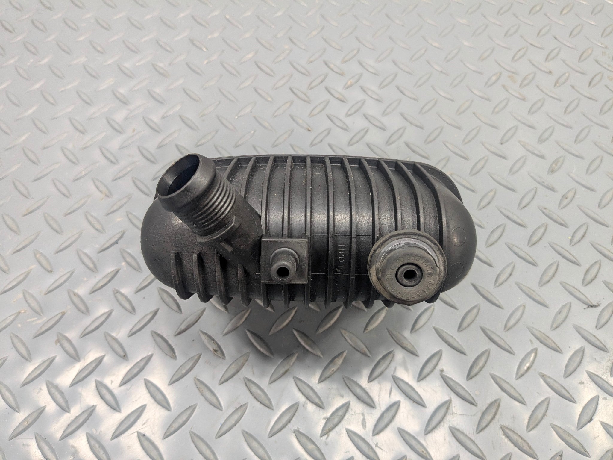2008 - 2011 OEM AUDI A4 INTERCOOLER VACUUM TANK PULSATION DAMPER