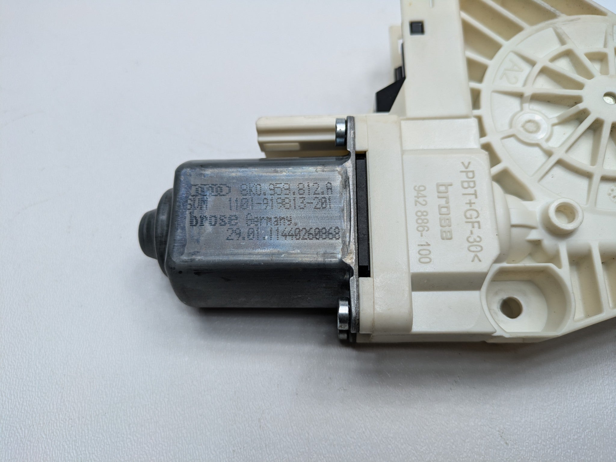 2008 - 2011 OEM AUDI A4 REAR RIGHT PASSENGER SIDE DOOR POWER WINDOW MOTOR