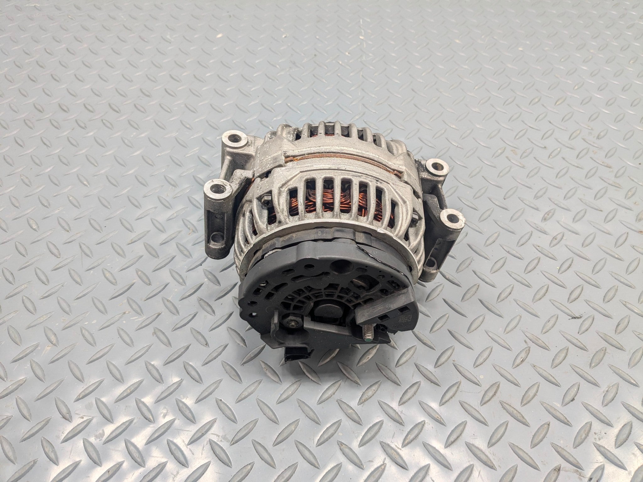 2008 - 2011 OEM AUDI A4 BATTERY CHARGING 140 AMP BOSCH ALTERNATOR