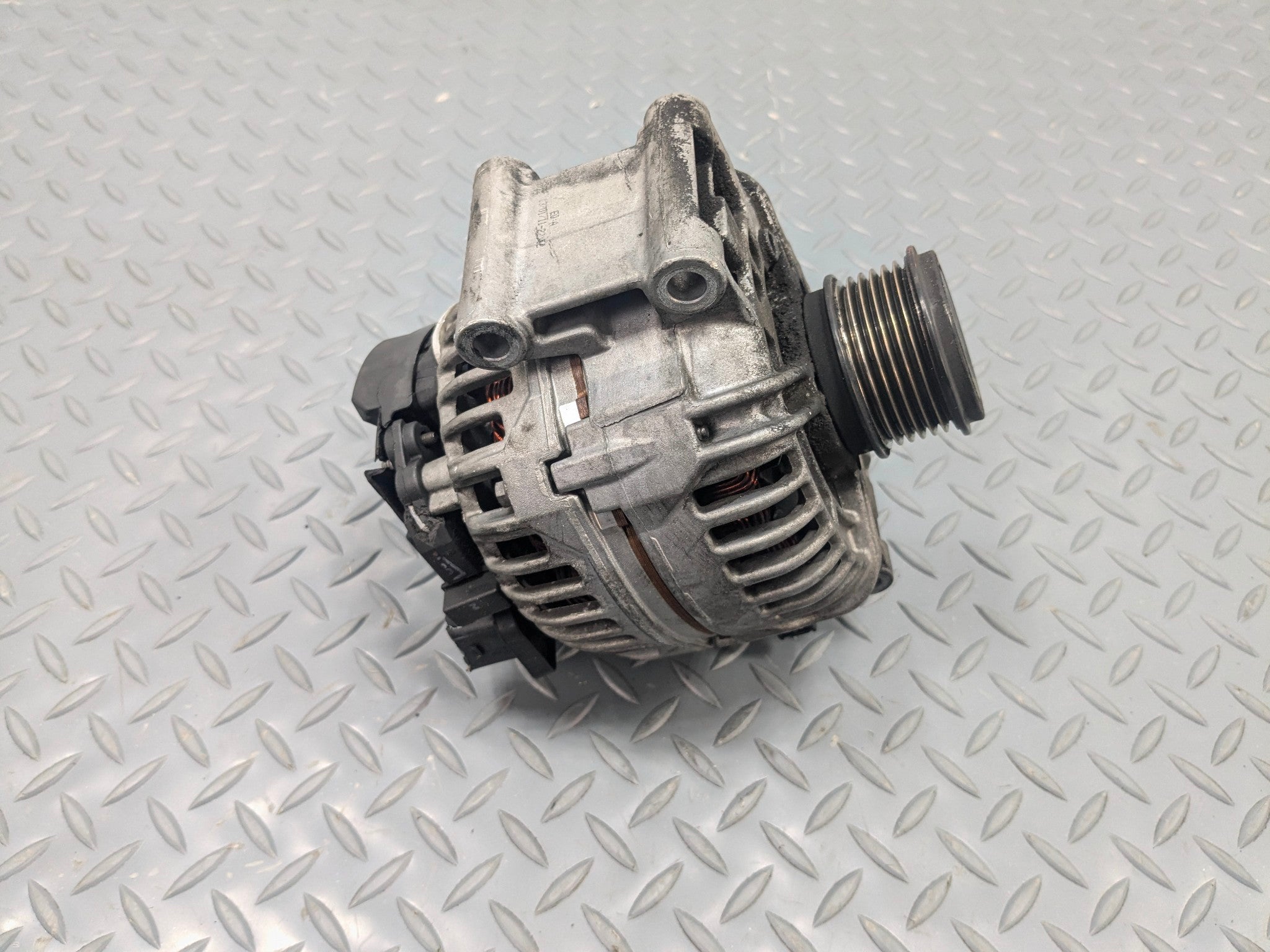 2008 - 2011 OEM AUDI A4 BATTERY CHARGING 140 AMP BOSCH ALTERNATOR