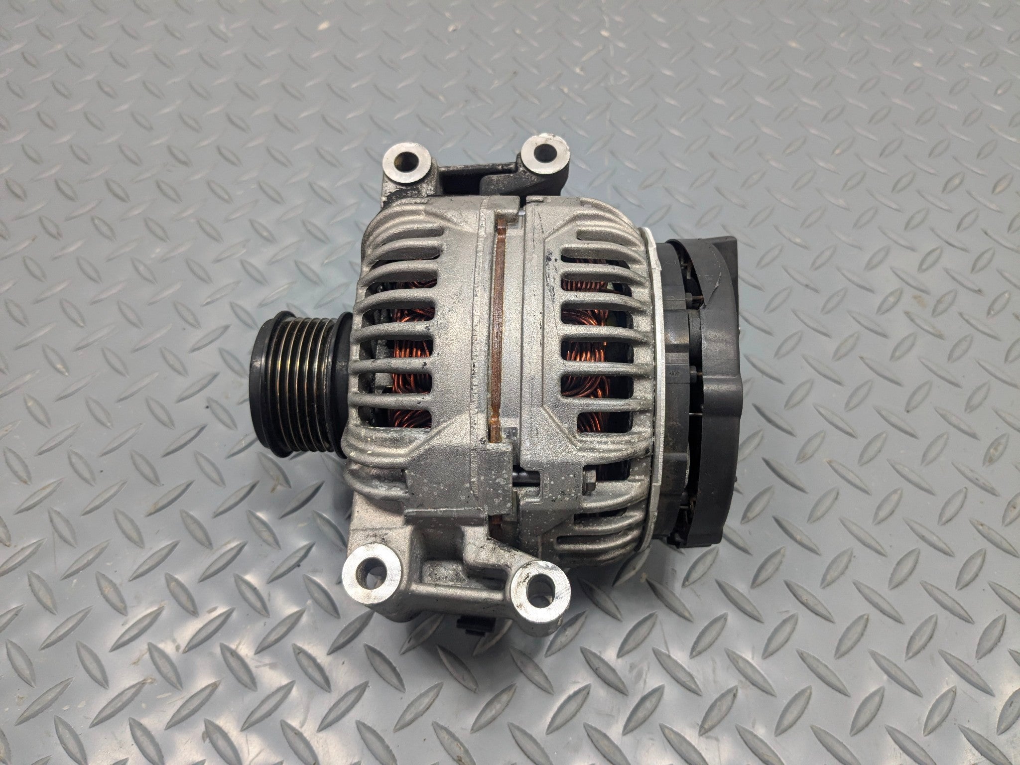 2008 - 2011 OEM AUDI A4 BATTERY CHARGING 140 AMP BOSCH ALTERNATOR