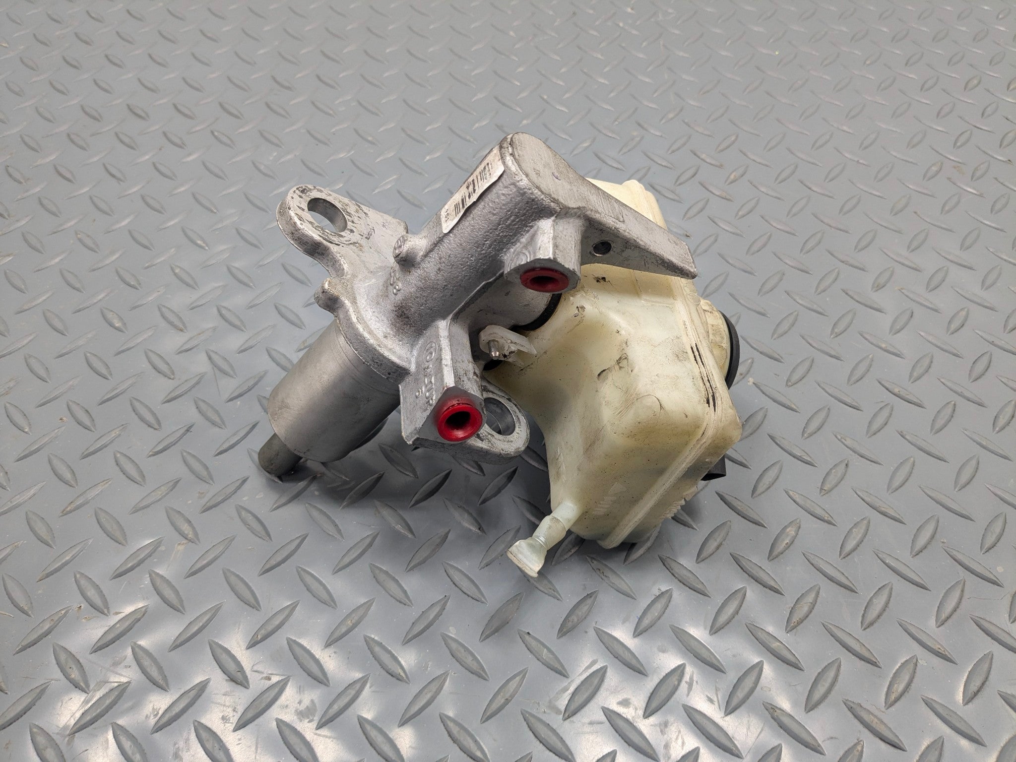 2008 - 2011 OEM AUDI A4 BRAKE MASTER CYLINDER RESEROVOIR ASSEMBLY