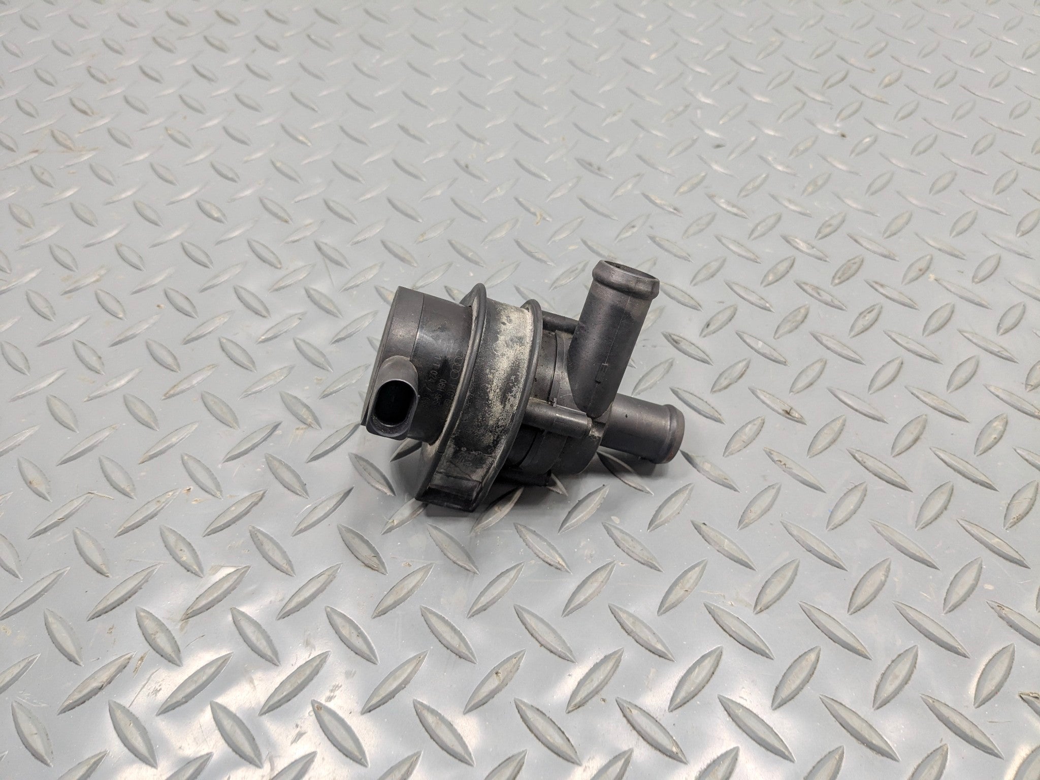 2008 - 2011 OEM AUDI A4 AUXILLARY ELECTRIC WATER PUMP