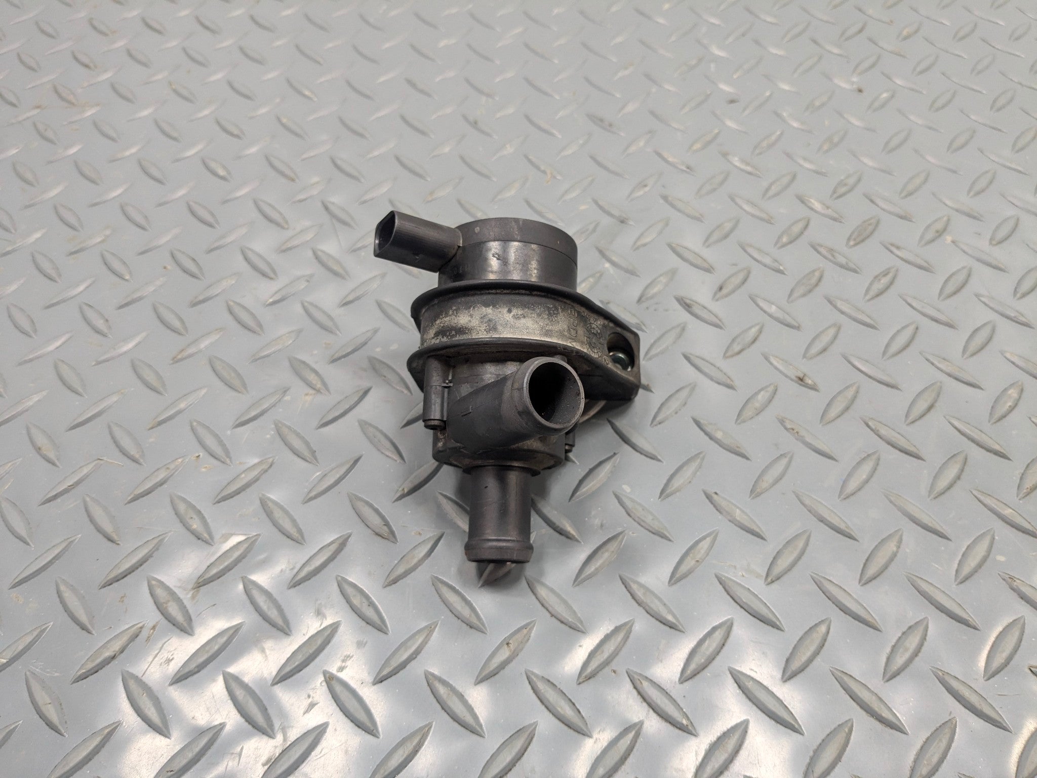 2008 - 2011 OEM AUDI A4 AUXILLARY ELECTRIC WATER PUMP