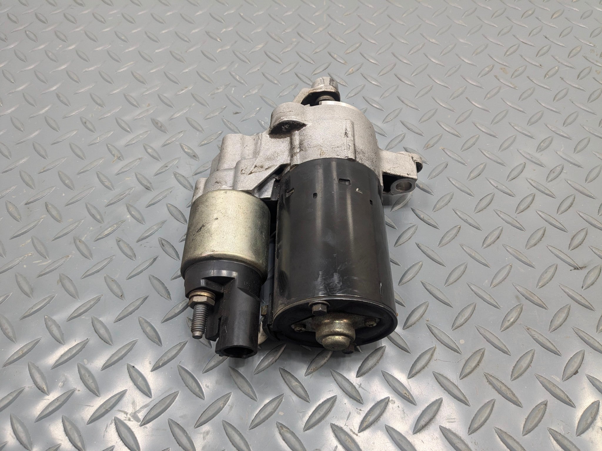 2008 - 2011 OEM AUDI A4 ENGINE STARTER MOTOR ASSEMBLY