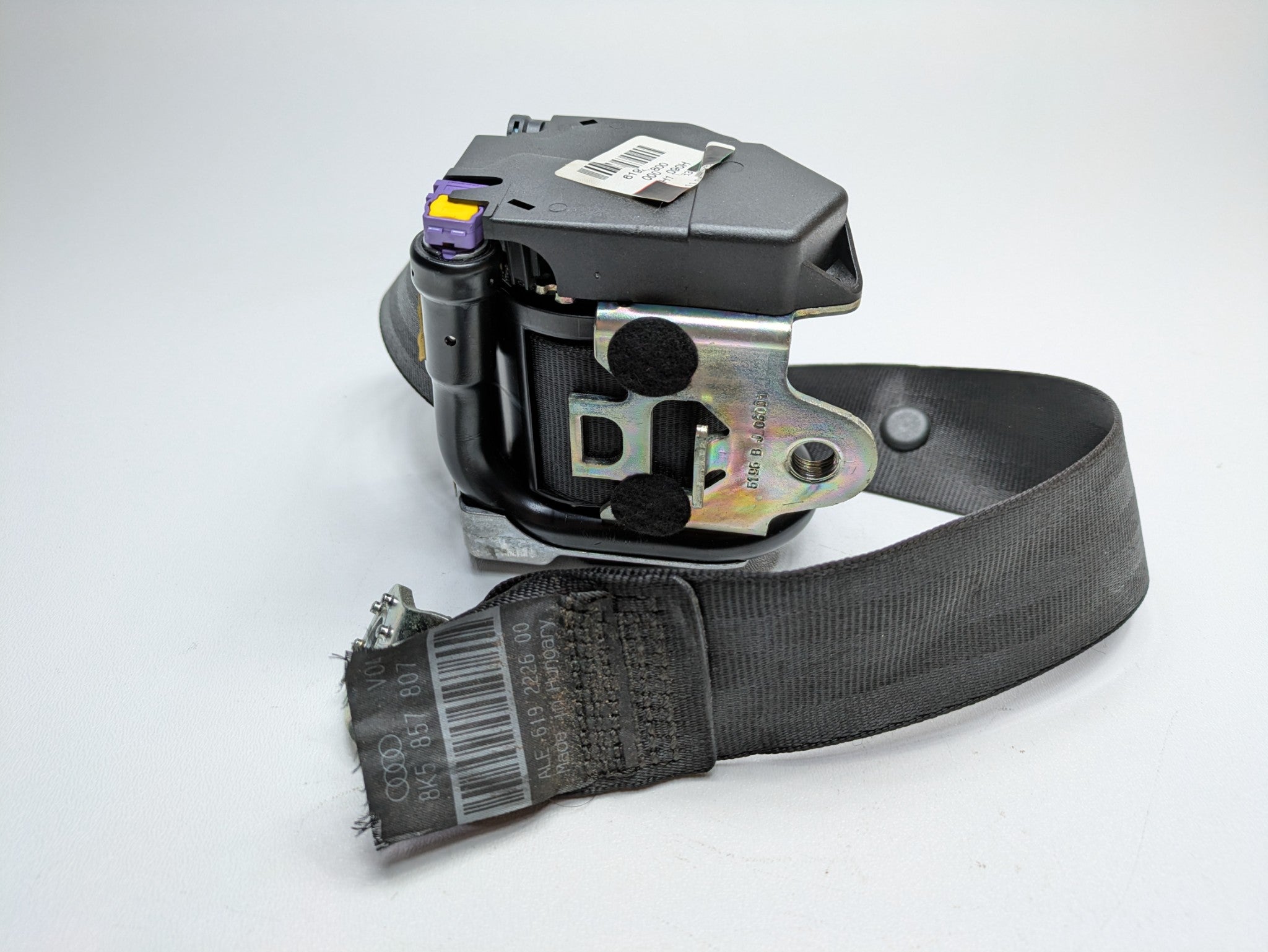 2008 - 2011 OEM AUDI A4 REAR CENTER PASSENGER SIDE SEAT BELT RETRACTOR ASSEMBLY