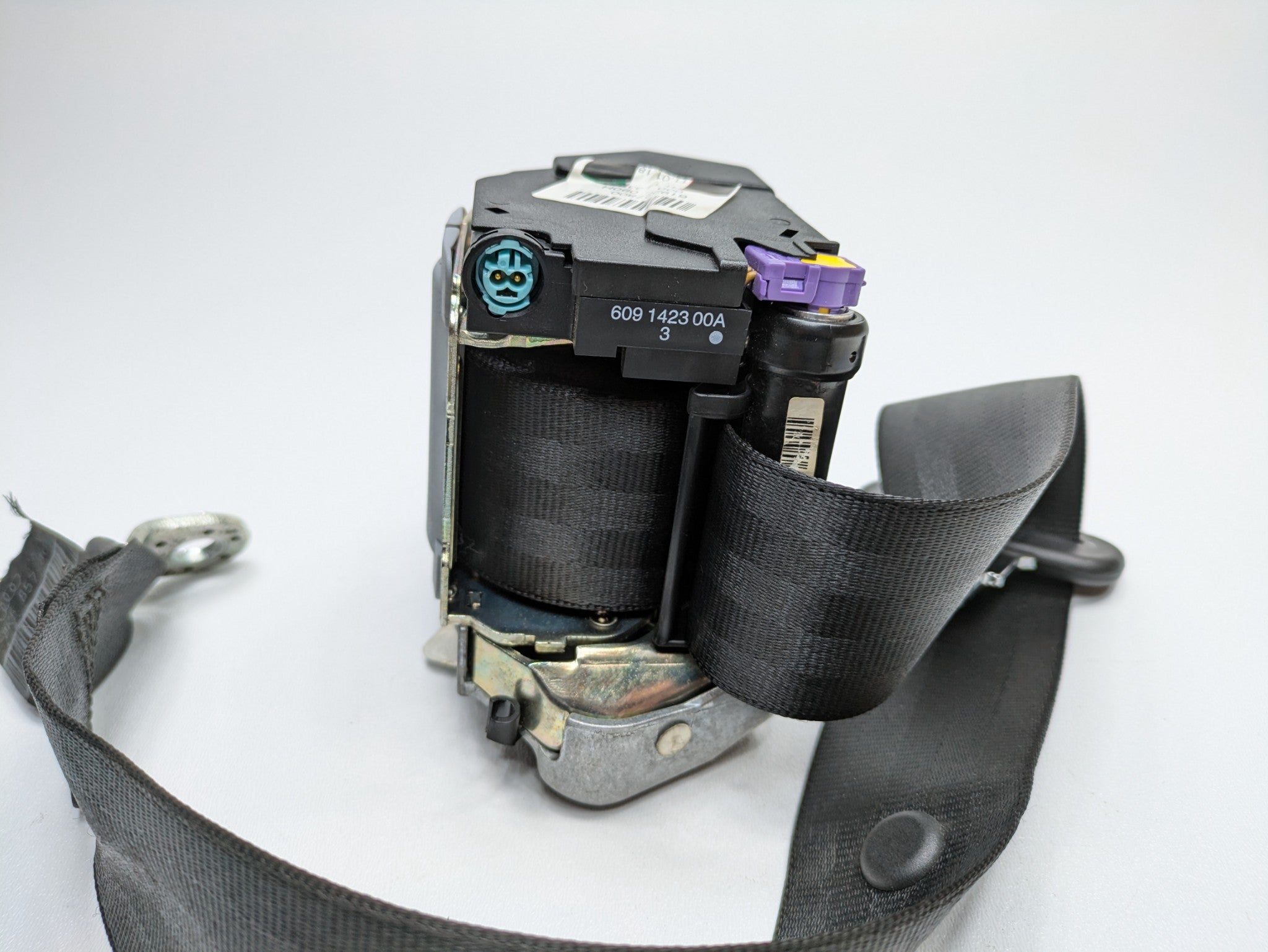 2008 - 2011 OEM AUDI A4 REAR CENTER PASSENGER SIDE SEAT BELT RETRACTOR ASSEMBLY