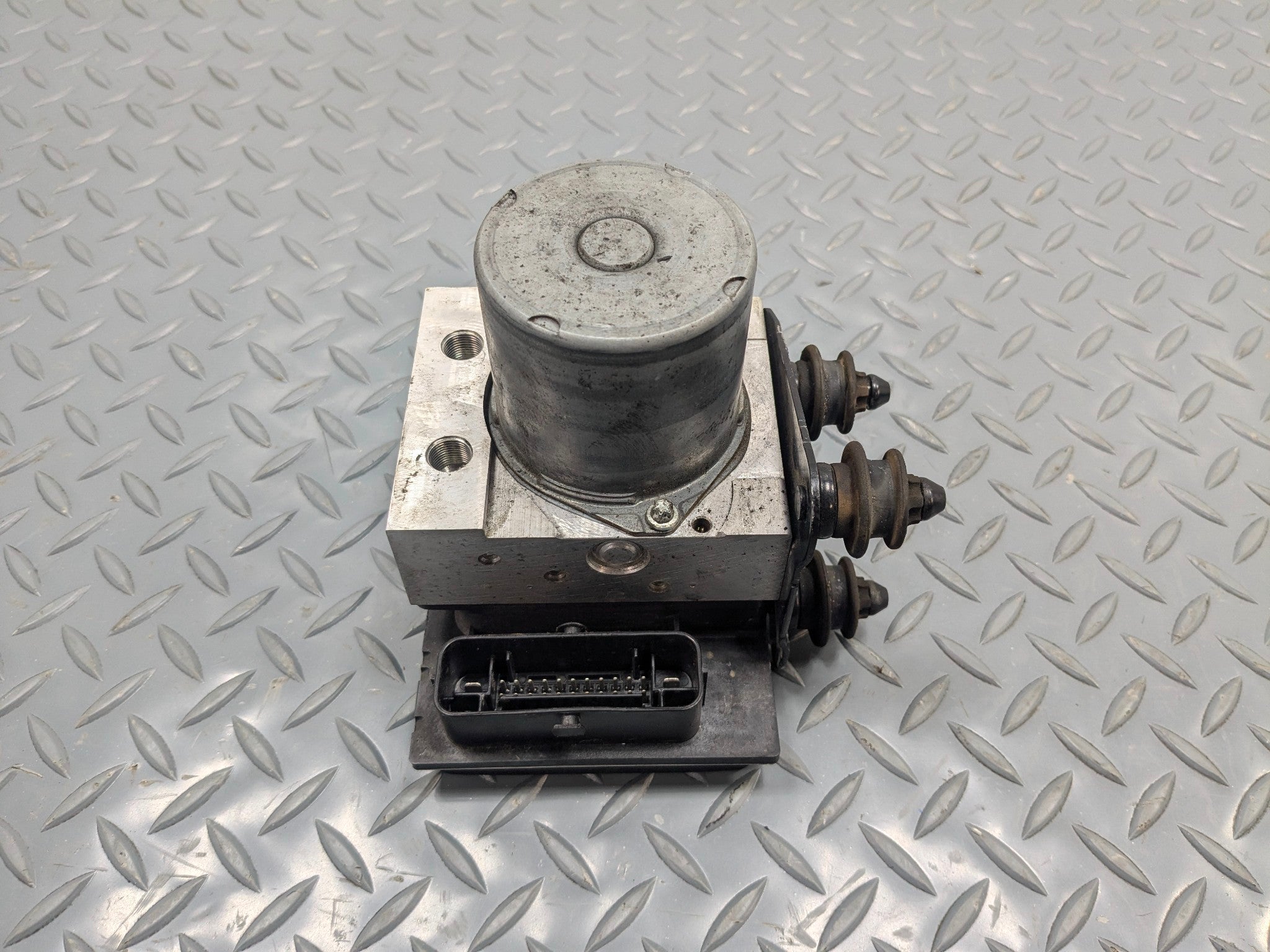 2008 - 2011 OEM AUDI A4 ABS ANTI-LOCK BRAKE PUMP CONTROL MODULE