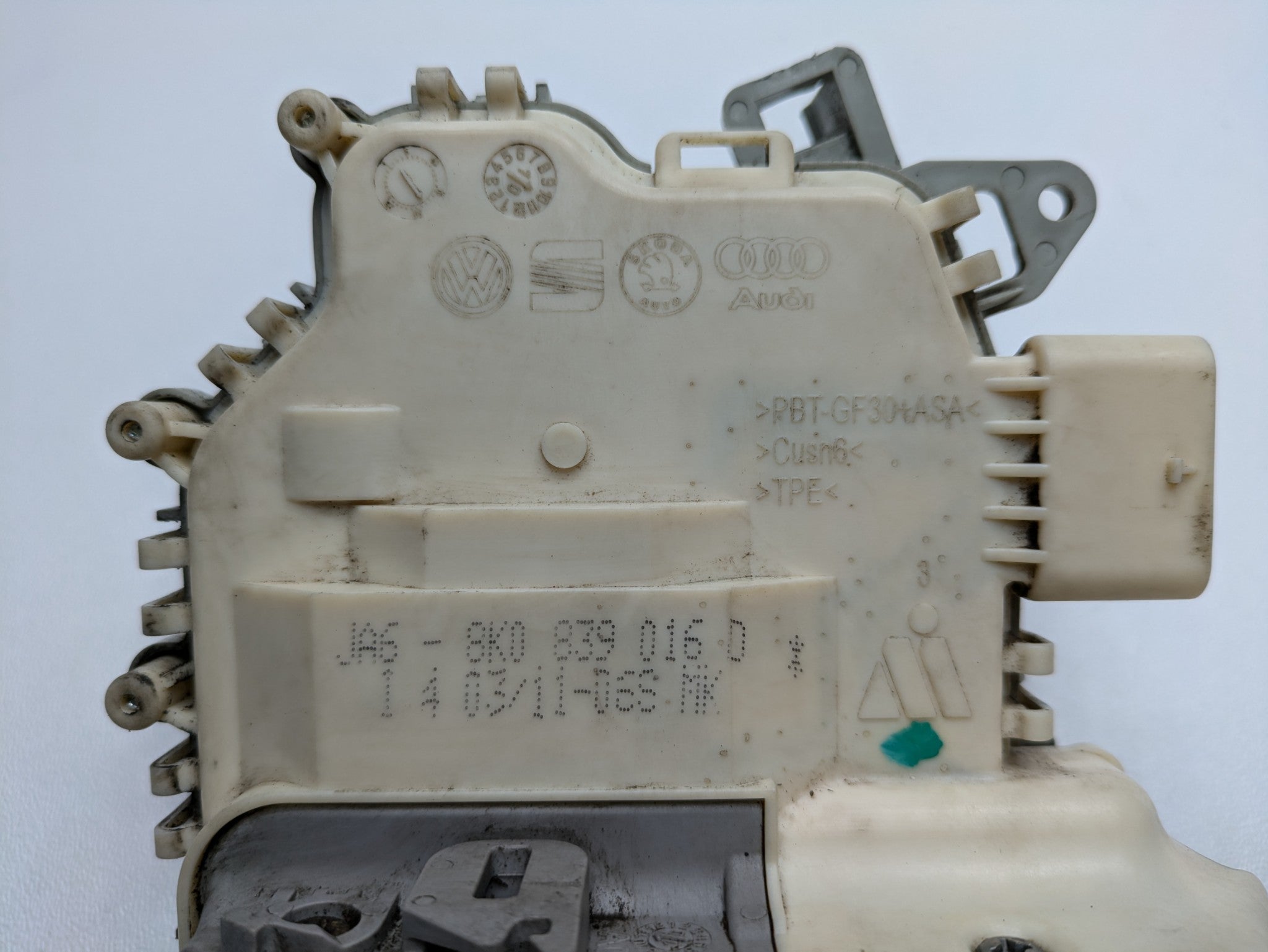 2008 - 2011 OEM AUDI A4 REAR RIGHT PASSANGER SIDE DOOR LATCH LOCK ACTUATOR
