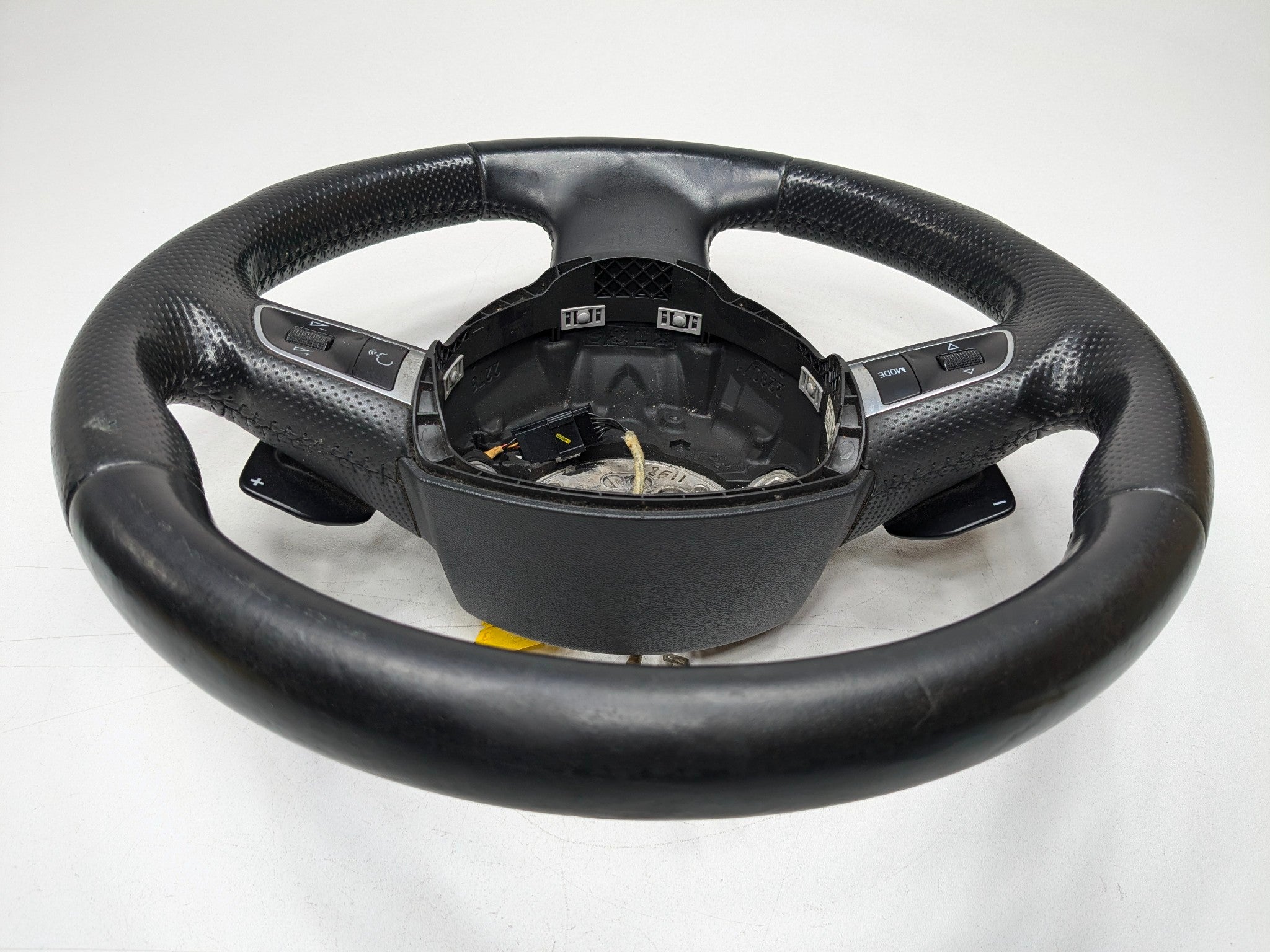 2008 - 2011 OEM AUDI A4 STEERING WHEEL WITH CONTROL SWITCH ASSEMBLY