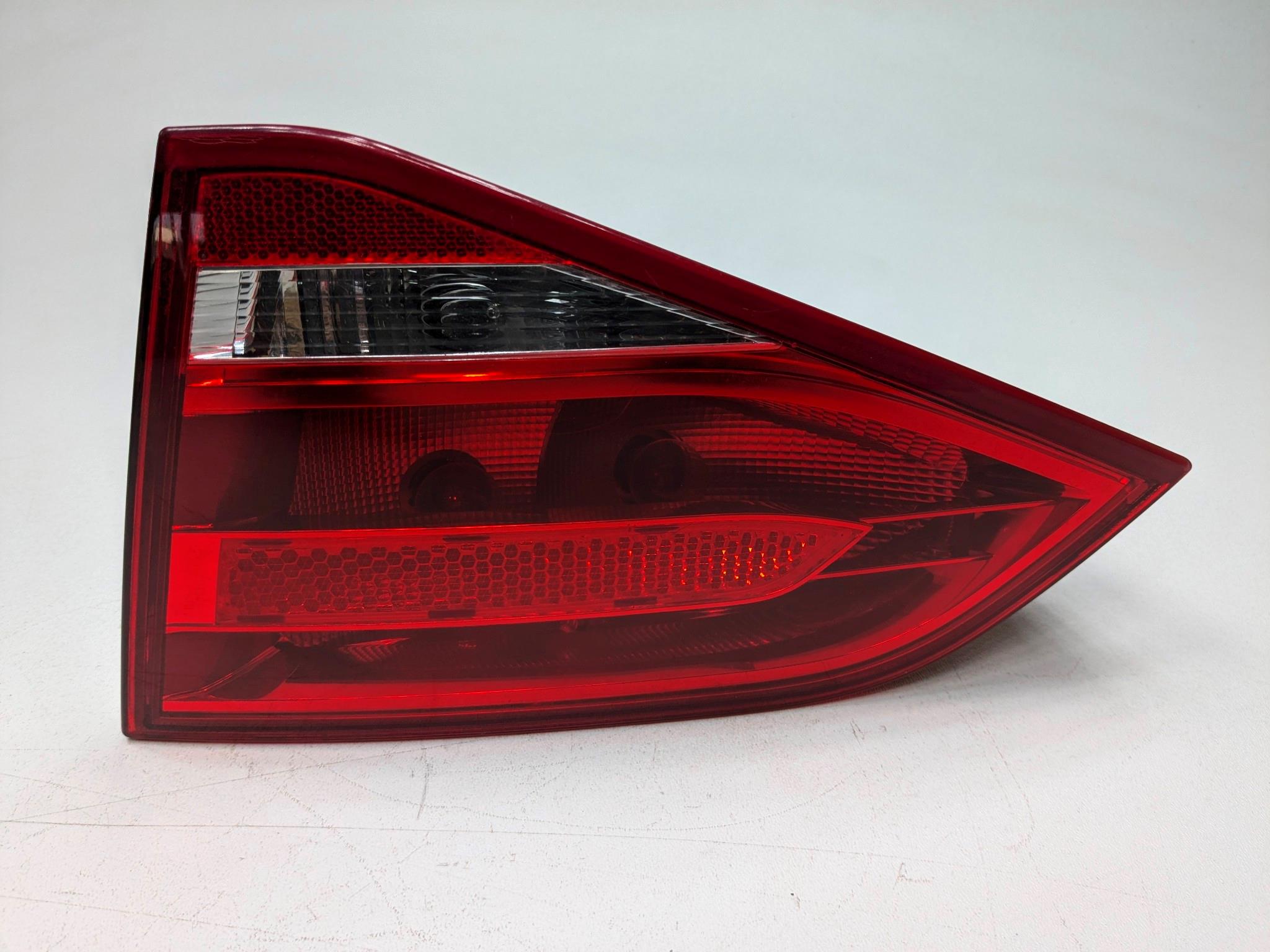 2008 - 2011 OEM AUDI A4 REAR RIGHT TAIL LIGHT BRAKE LAMP LID ASSEMBLY