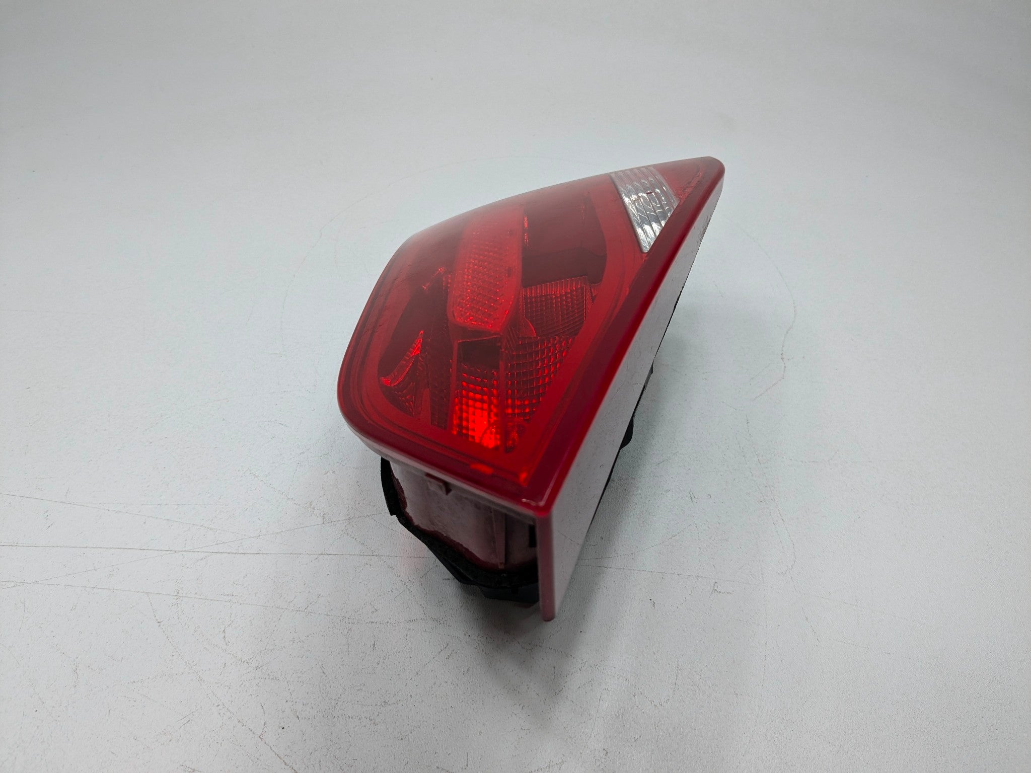 2008 - 2011 OEM AUDI A4 REAR RIGHT TAIL LIGHT BRAKE LAMP LID ASSEMBLY