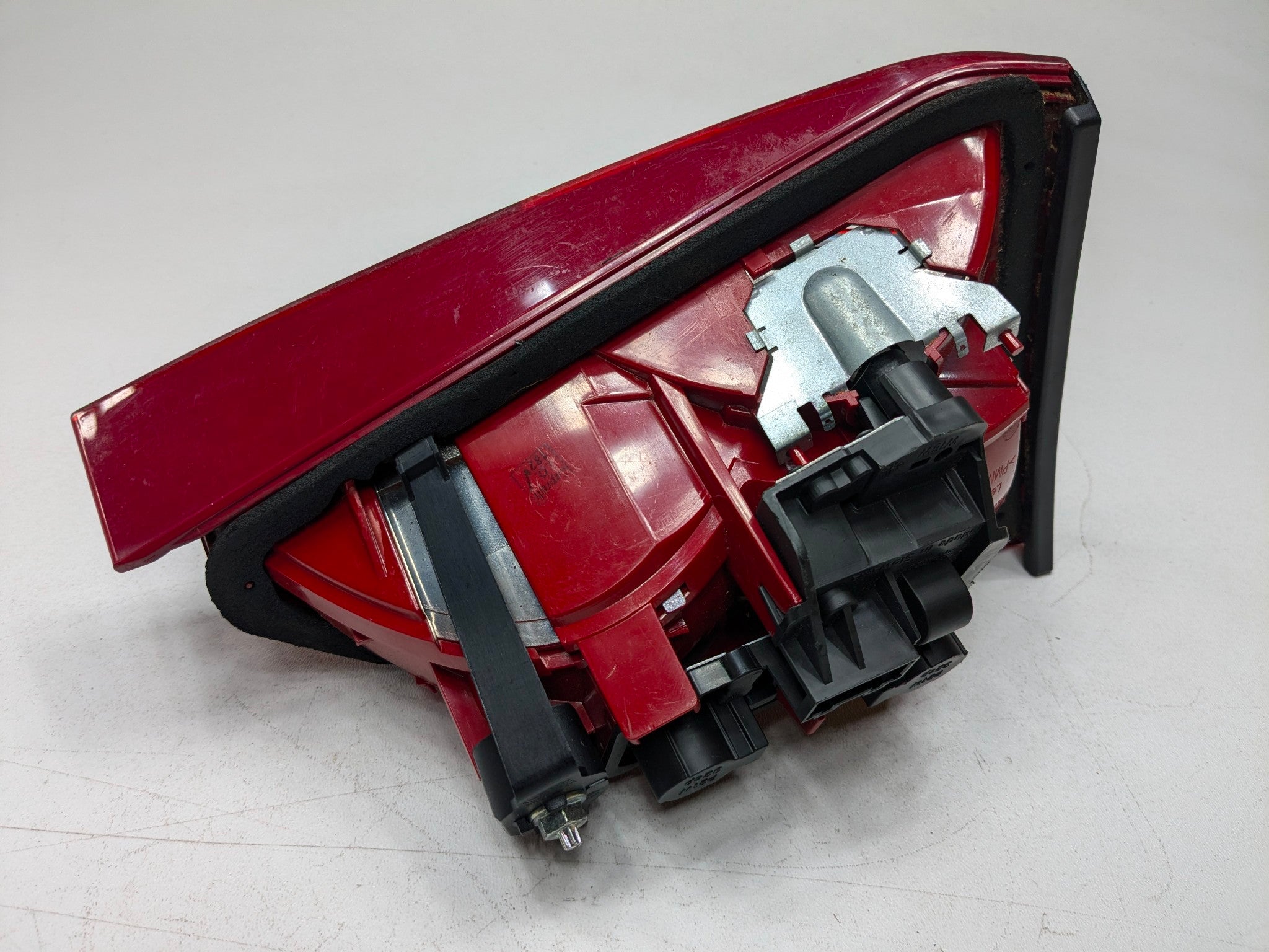 2008 - 2011 OEM AUDI A4 REAR RIGHT TAIL LIGHT BRAKE LAMP LID ASSEMBLY