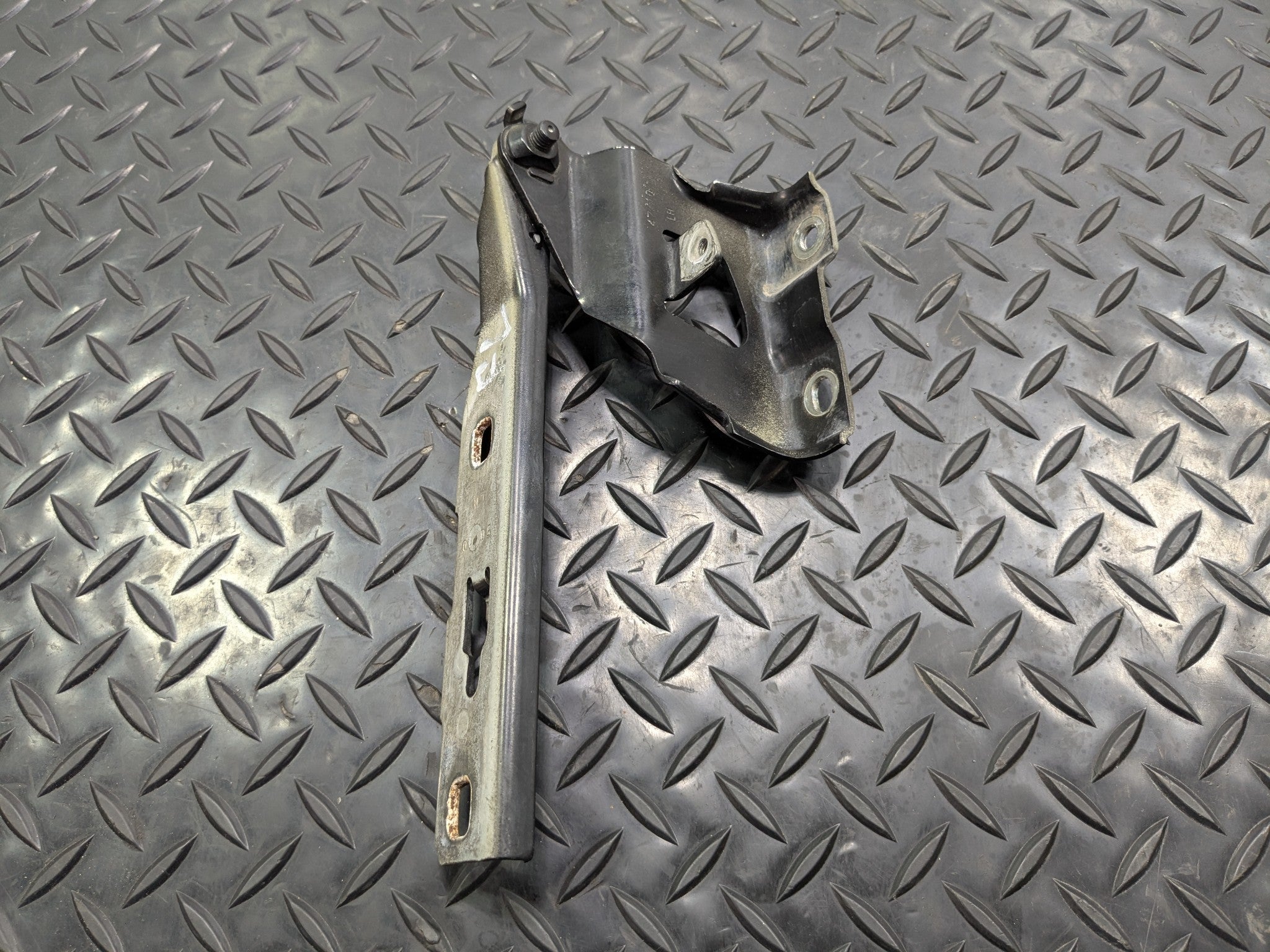 2008 - 2011 OEM AUDI A4 FRONT LEFT DRIVER SIDE HOOD HINGE