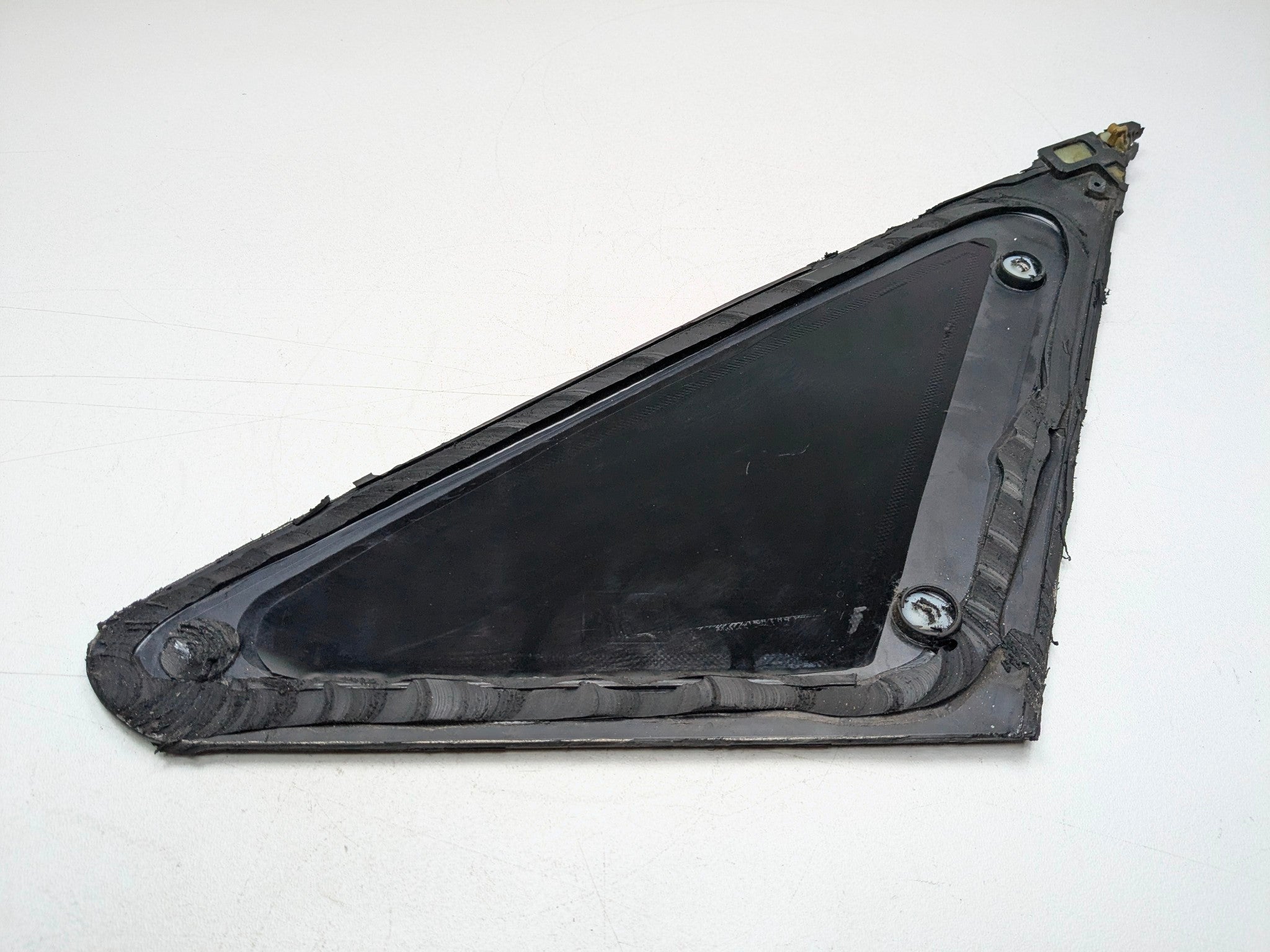 2008 - 2011 OEM AUDI A4 REAR LEFT DRIVER SIDE DOOR VENT WINDOW GLASS