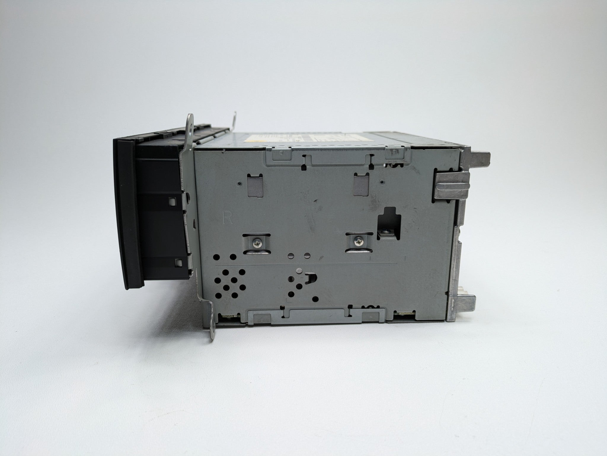 2008 - 2011 OEM AUDI A4 AM FM RADIO CD PLAYER MULTIMEDIA RECEIVER UNIT