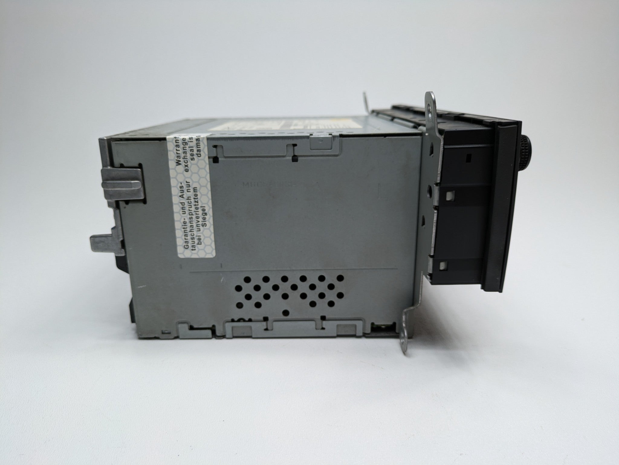 2008 - 2011 OEM AUDI A4 AM FM RADIO CD PLAYER MULTIMEDIA RECEIVER UNIT