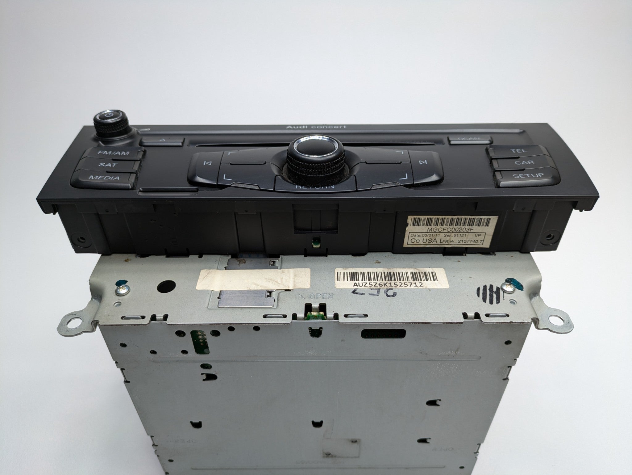 2008 - 2011 OEM AUDI A4 AM FM RADIO CD PLAYER MULTIMEDIA RECEIVER UNIT