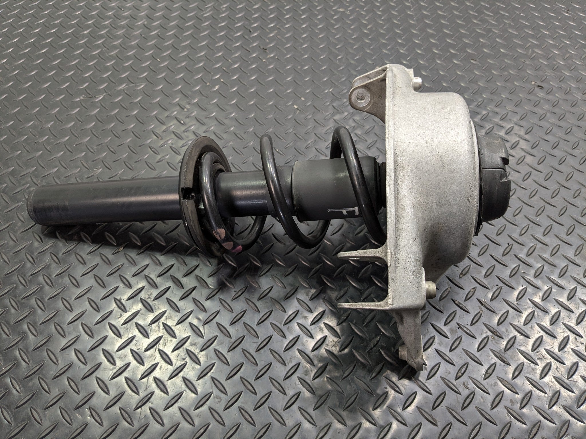 2008 - 2011 OEM AUDI A4 FRONT LEFT SUSPENSION SHOCK STRUT ABSORBER