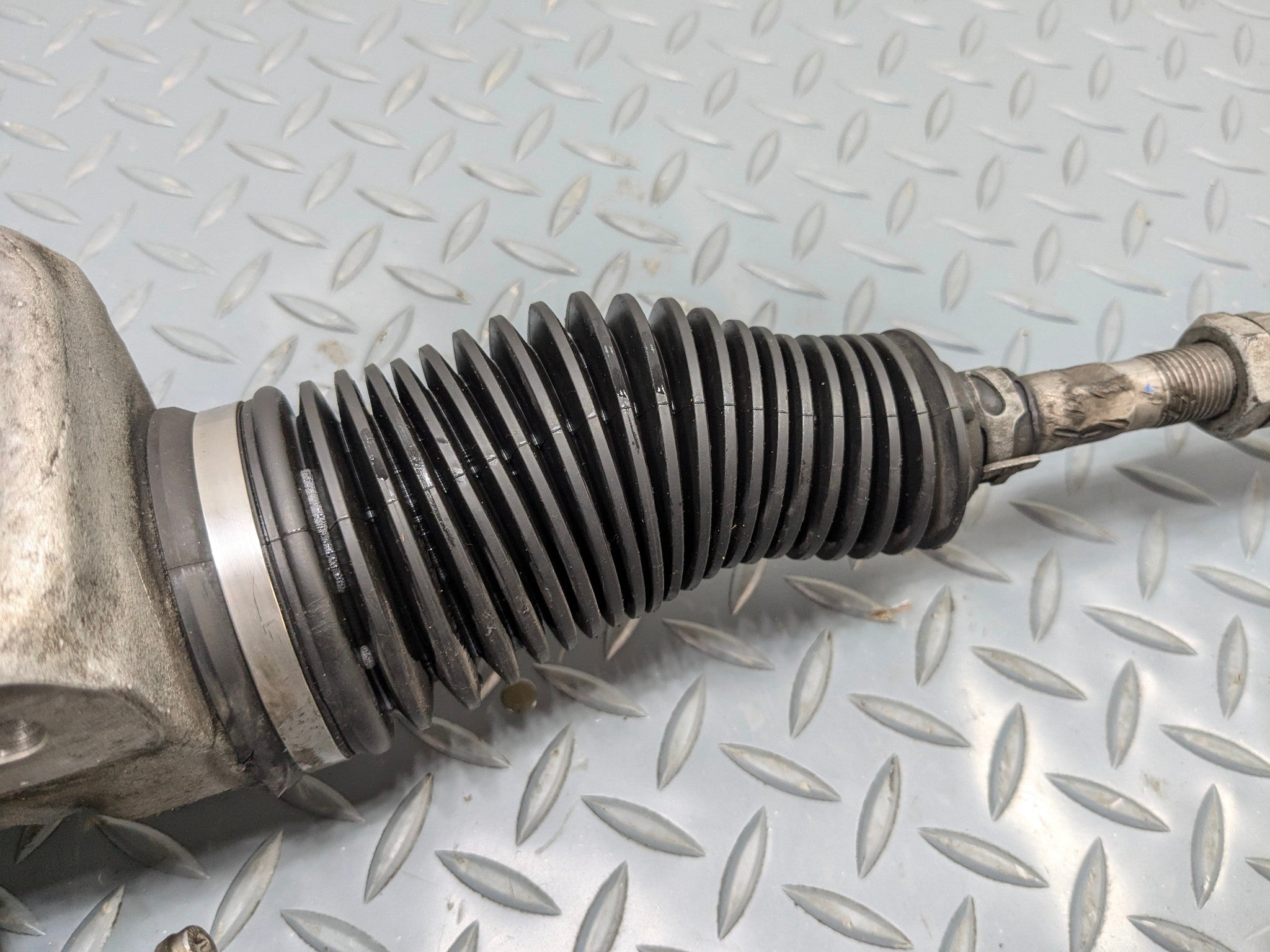 2008 - 2011 OEM AUDI A4 POWER STEERING GEAR RACK AND PINION ASSEMBLY