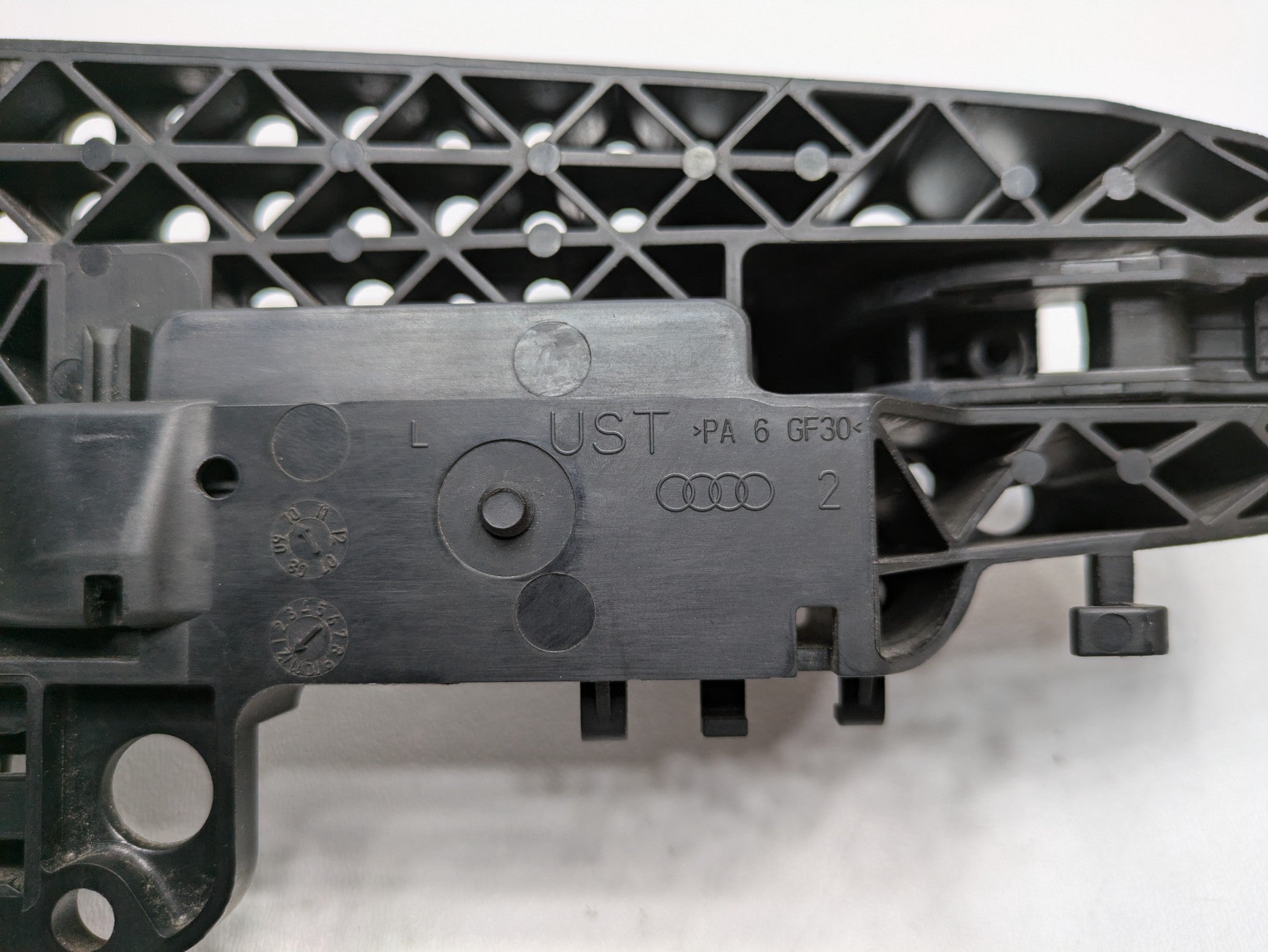2008 - 2011 OEM AUDI A4 REAR LEFT PASSANGER OUTSIDE DOOR HANDLE FIT