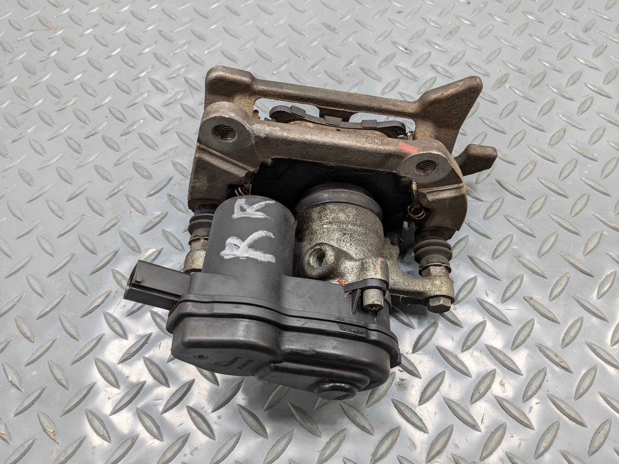 2008 - 2011 OEM AUDI A4 REAR RIGHT PASSENGER SIDE BRAKE CALIPER