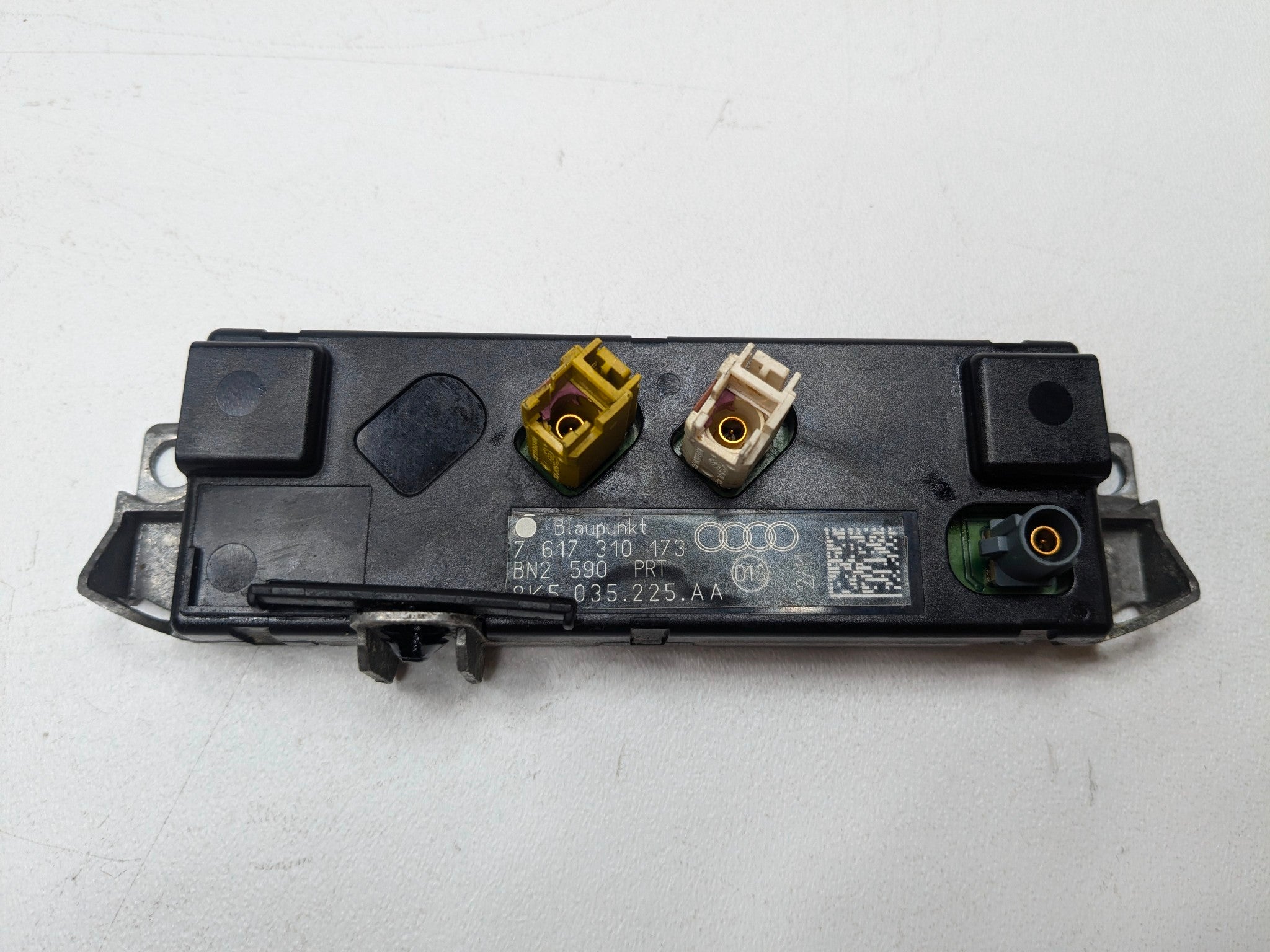 2008 - 2011 OEM AUDI A4 RADIO ANTENNA BOOSTER AMPLIFIER TRAP CIRCUIT MODULE