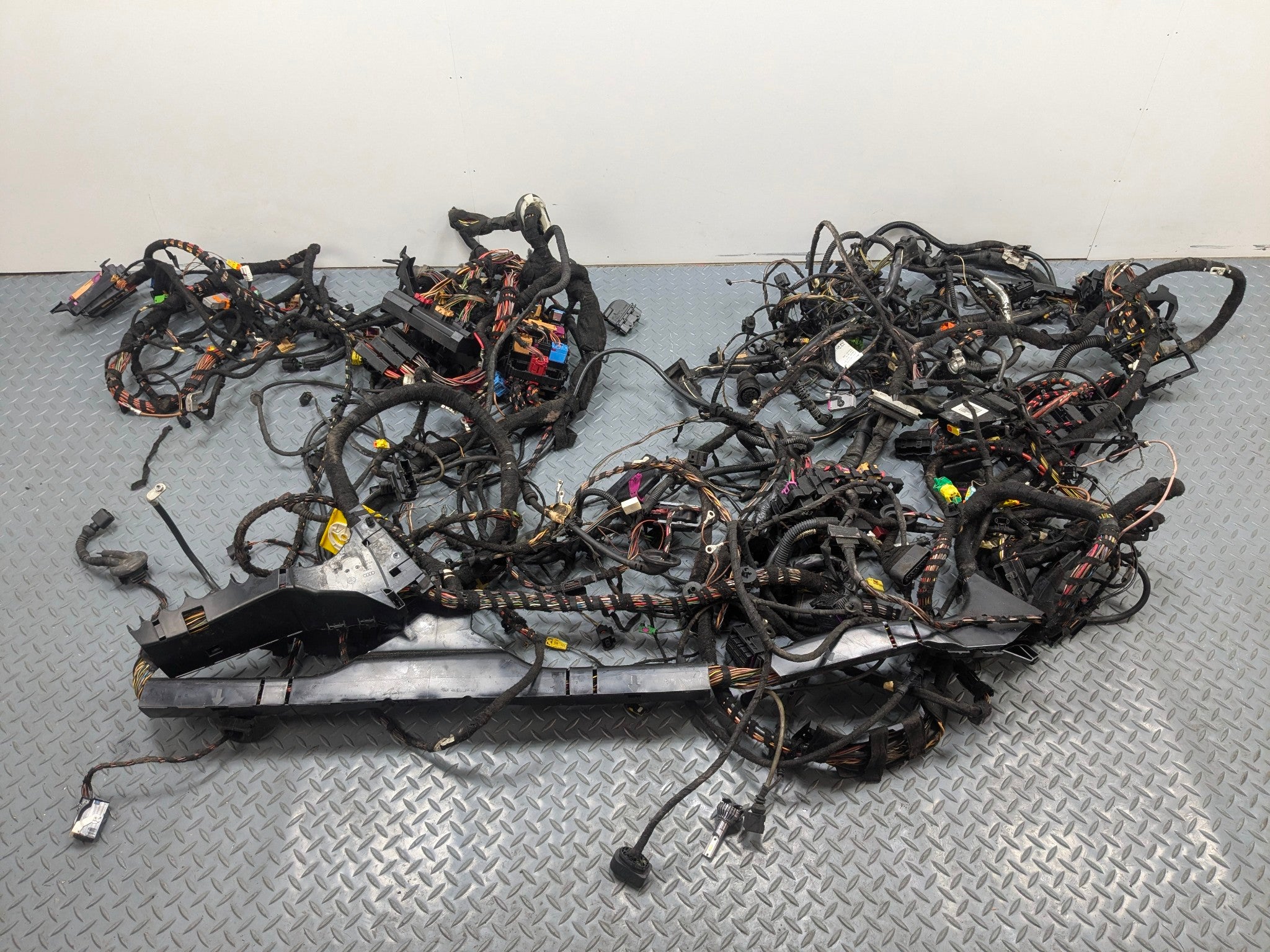 2008 - 2011 OEM AUDI A4 COMPLETE BODY WIRE HARNESS CABLES
