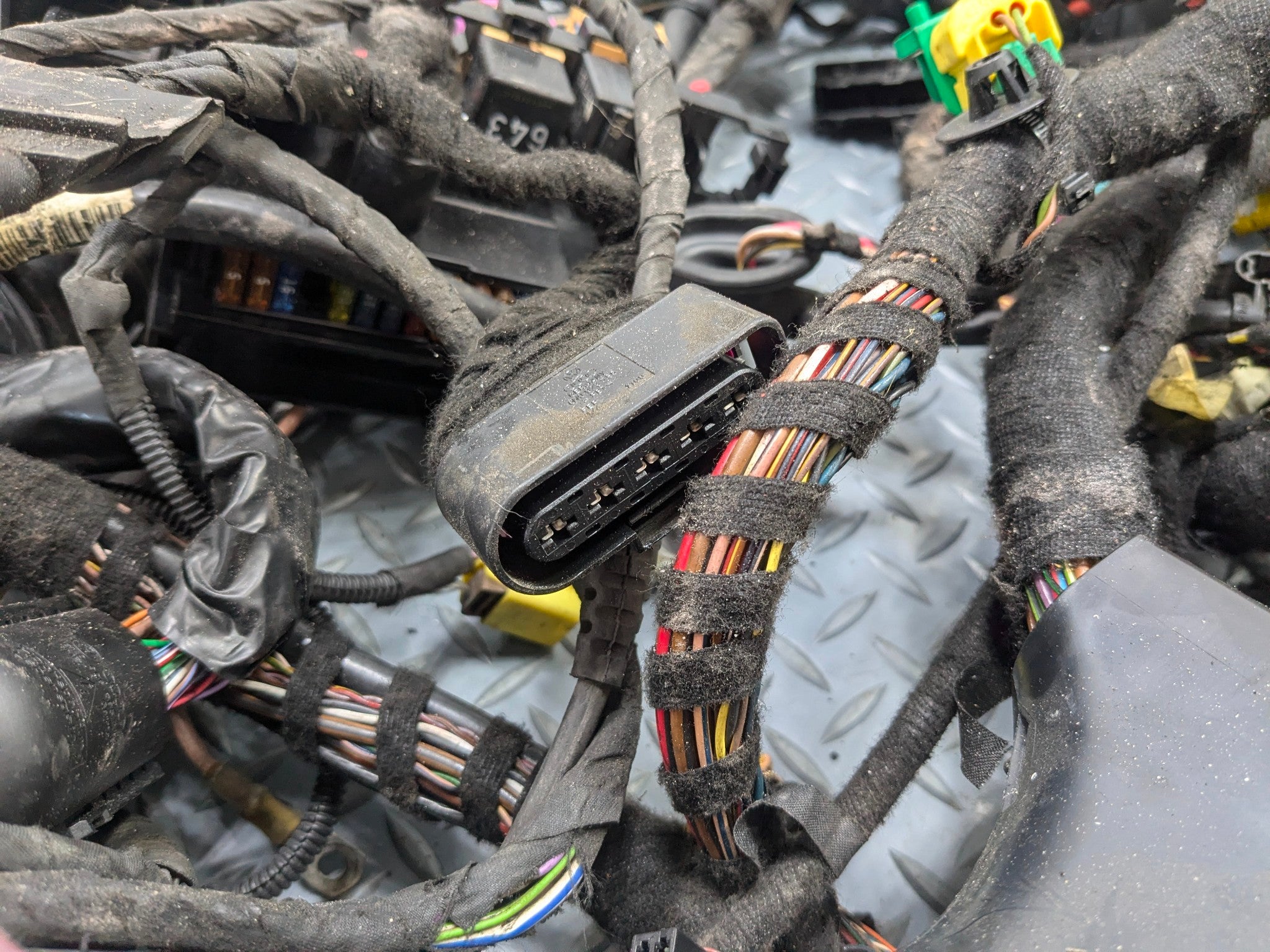 2008 - 2011 OEM AUDI A4 COMPLETE BODY WIRE HARNESS CABLES