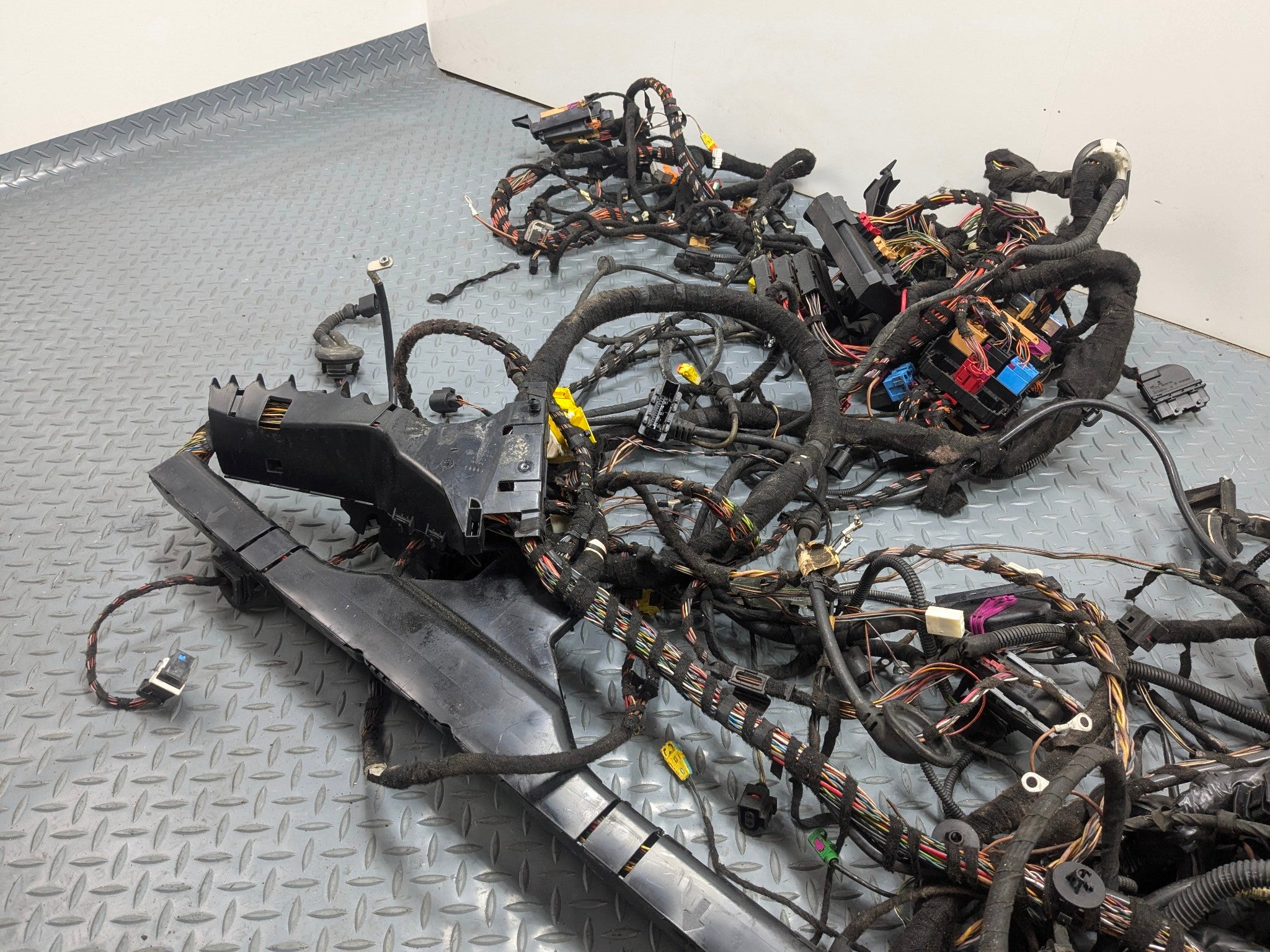 2008 - 2011 OEM AUDI A4 COMPLETE BODY WIRE HARNESS CABLES