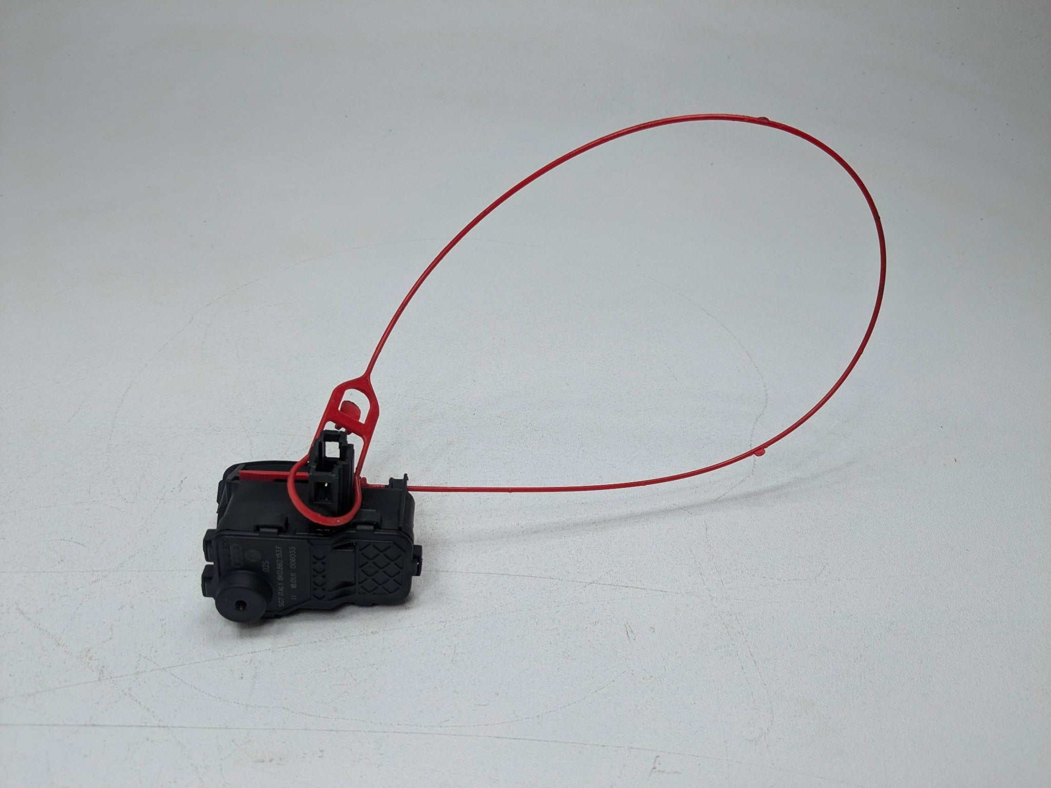 2008 - 2011 OEM AUDI A4 FUEL DOOR LOCK RELEASE ACTUATOR