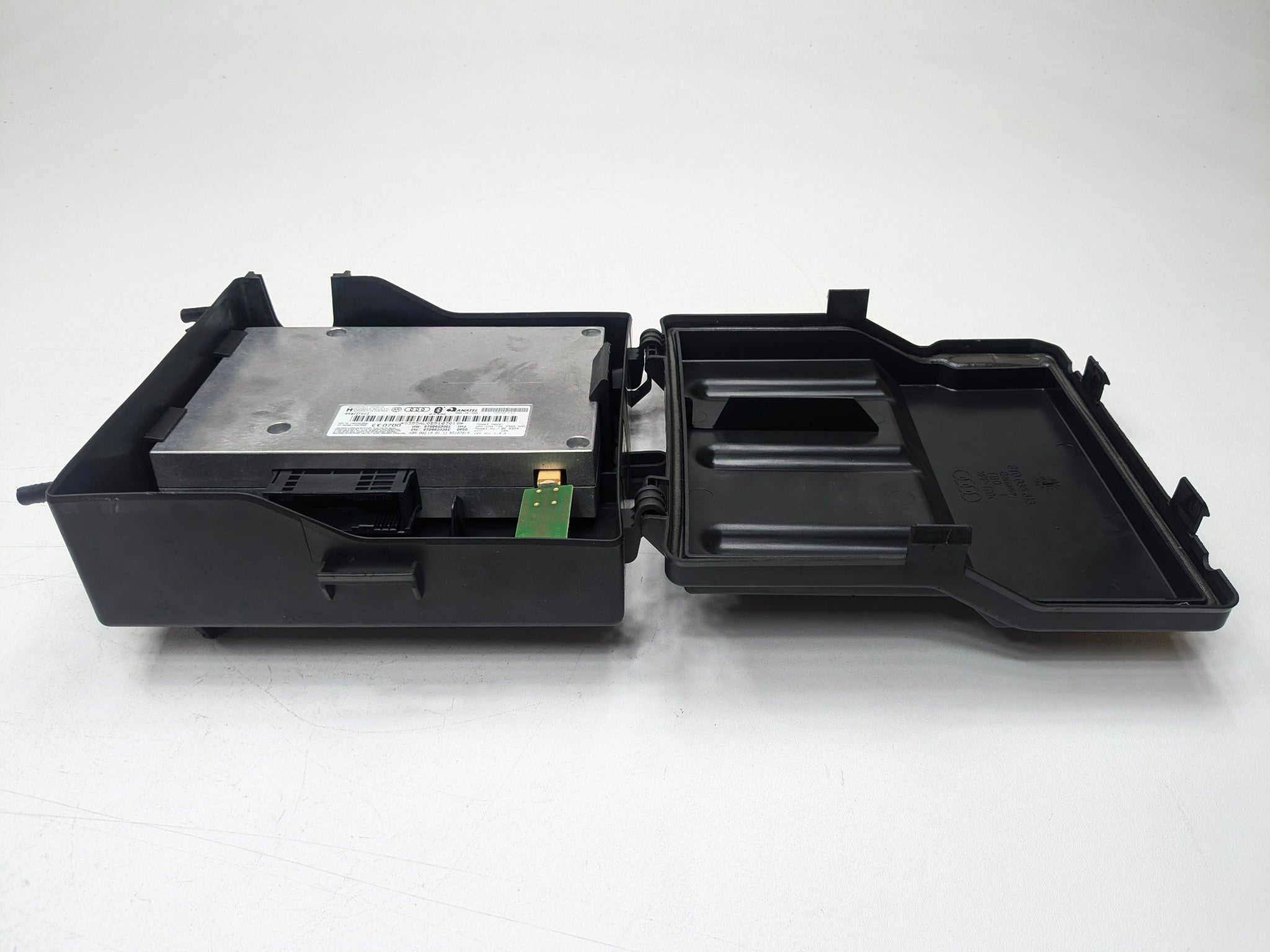 2008 - 2011 OEM AUDI A4 BLUETOOTH COMMUNICATION INTERFACE CONTROL MODULE BOX